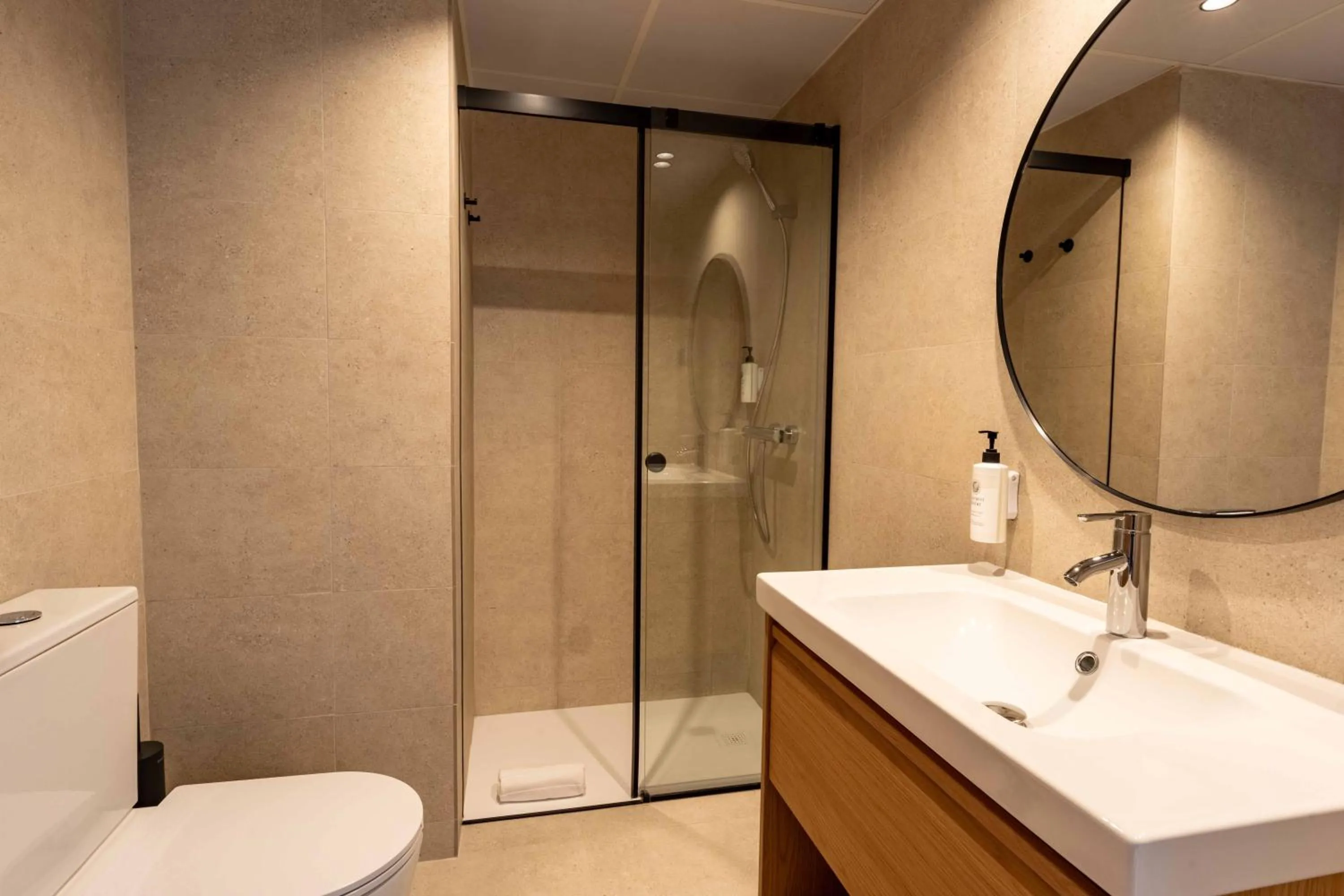 Bathroom in easyHotel Madrid Alcala