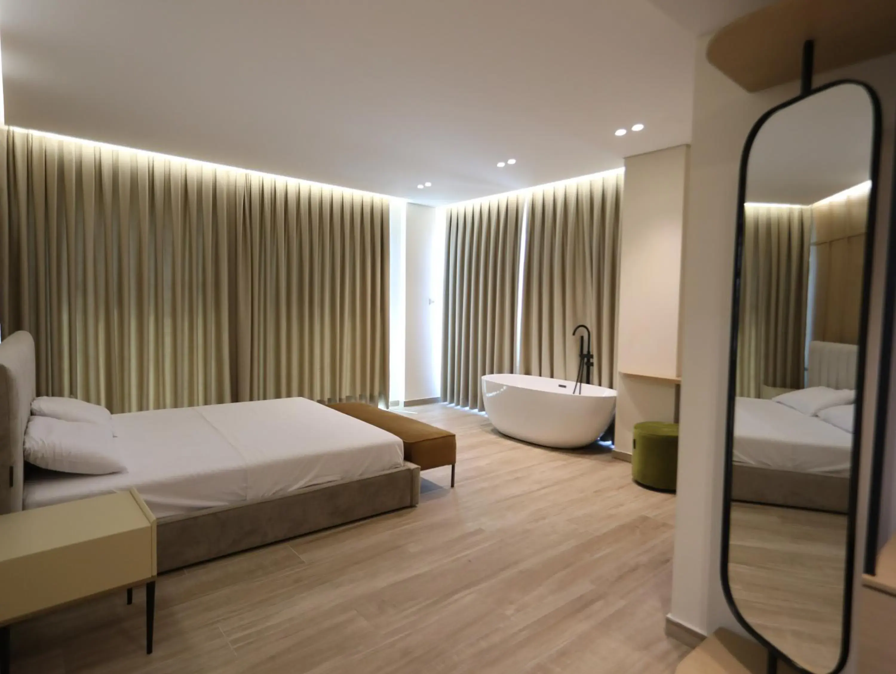 Deluxe Suite with Sea View in Avenue Hotel Deluxe Suite with Sea View in Avenue Hotel