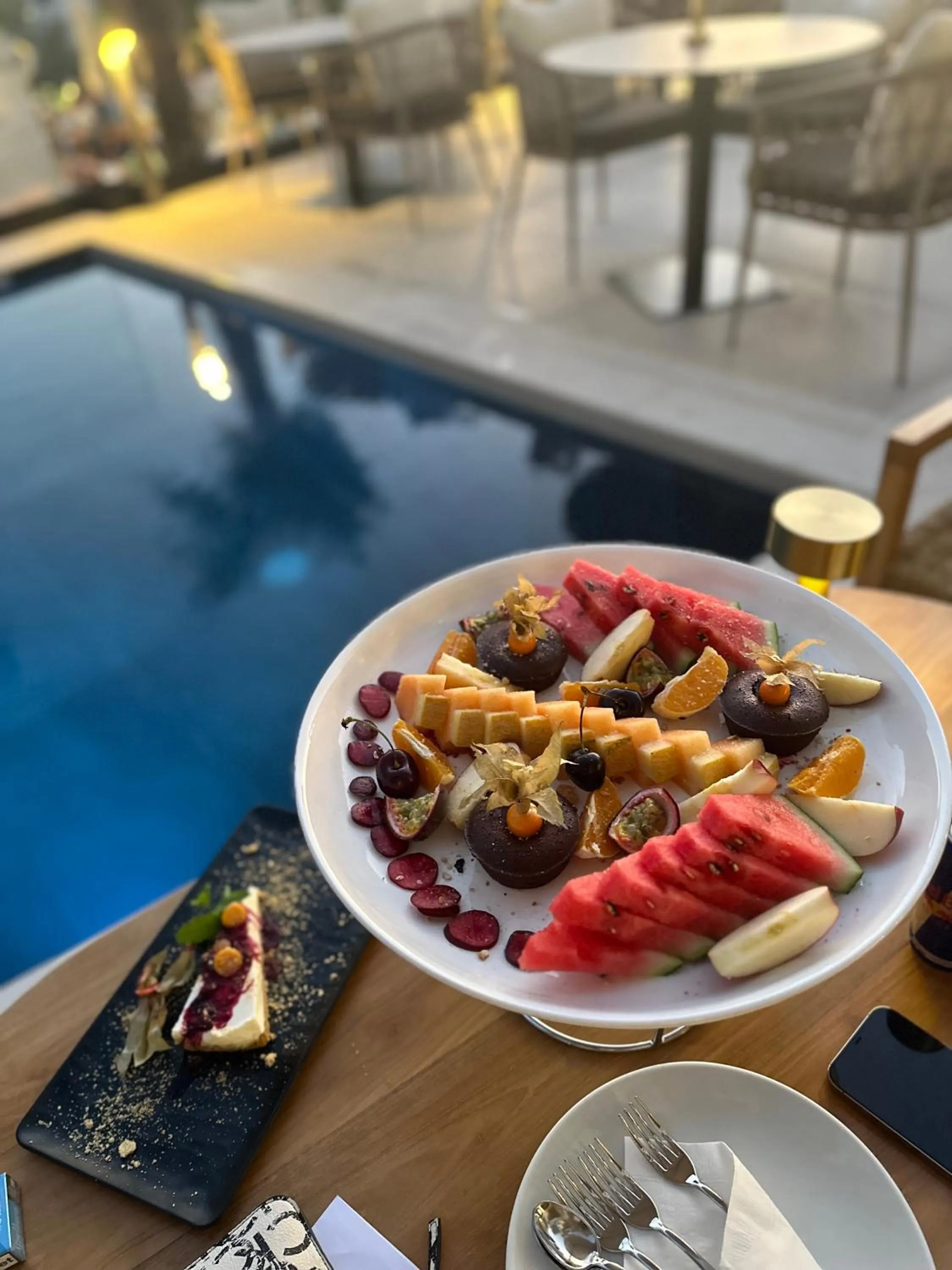 Restaurant/places to eat in Avenue Hotel