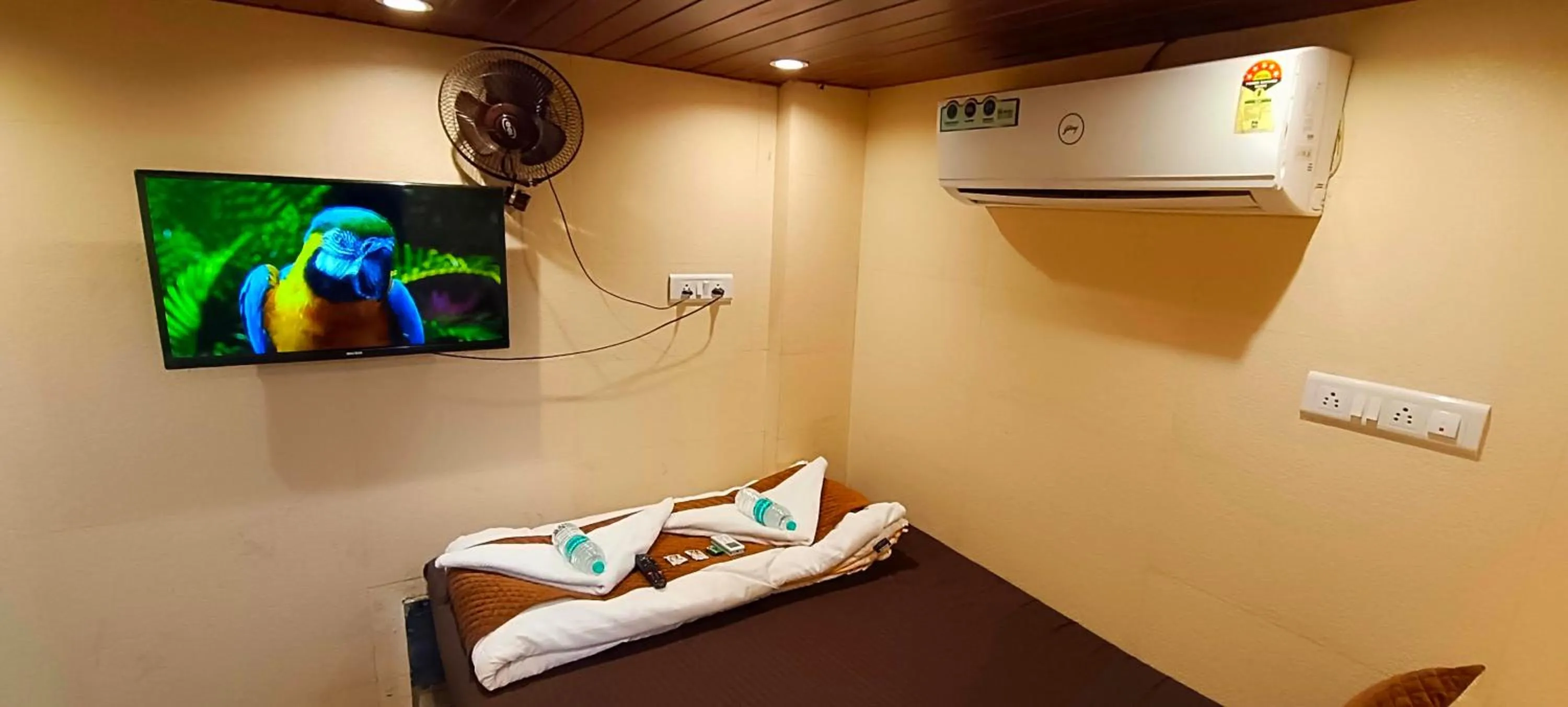 Bed in Nadim Tiger Residency