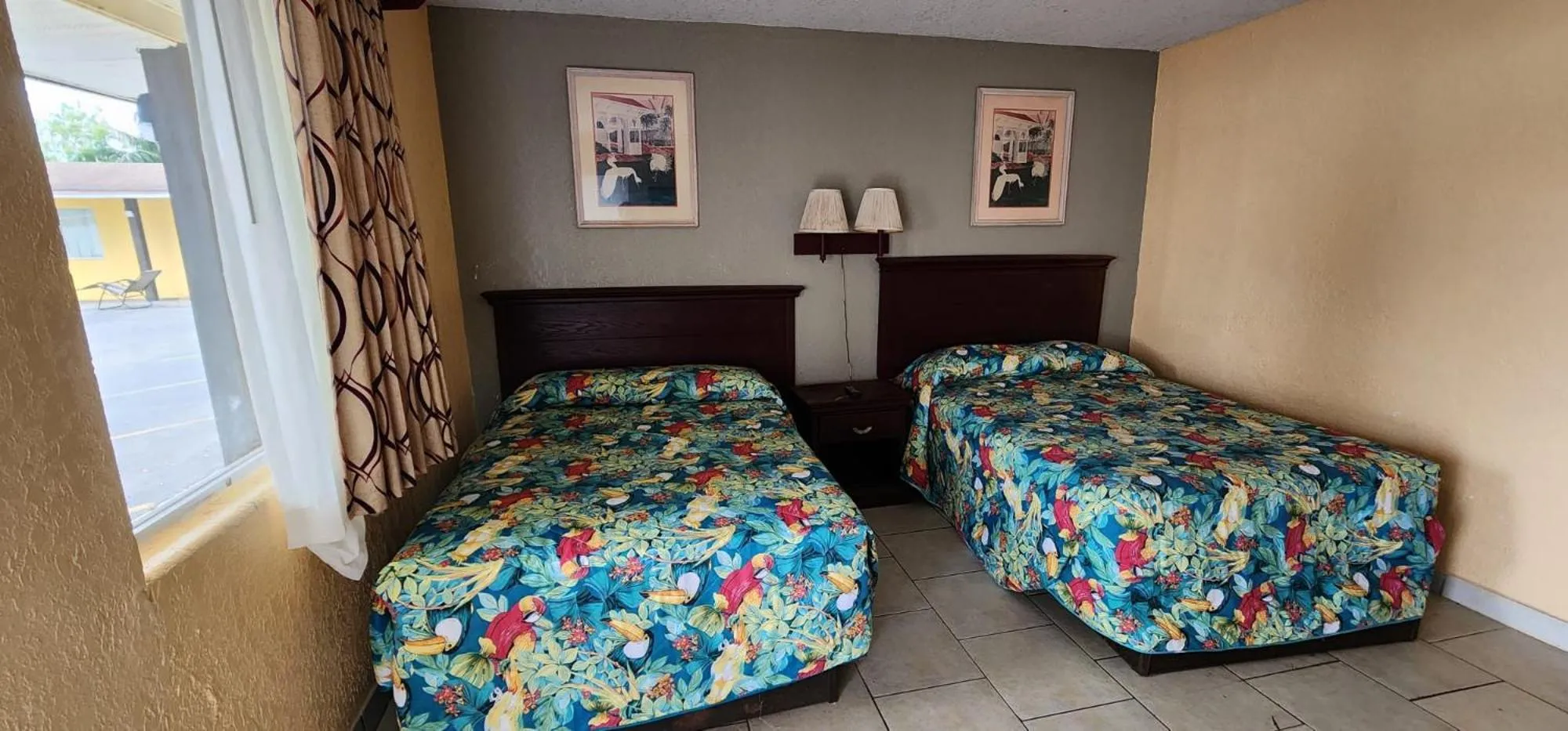 Bedroom, Bed in OYO Budget Inn Bartow