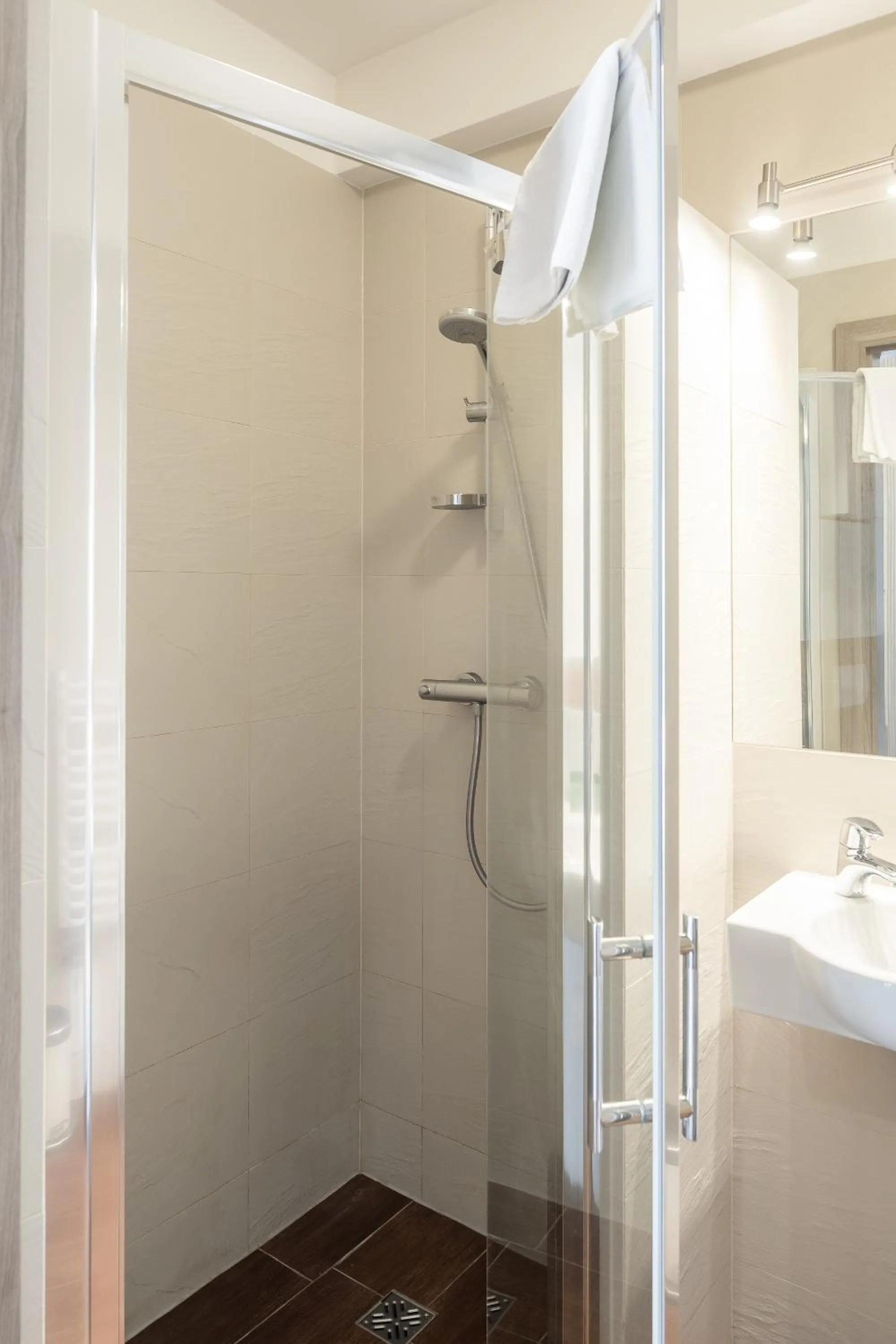 Shower in 7 Koron - Exclusive Apartments