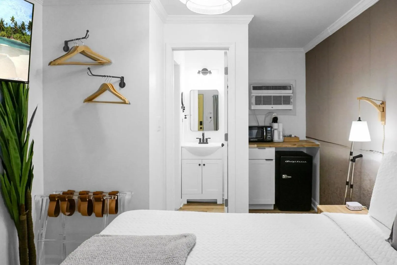 Bed in The Boardwalk Inn