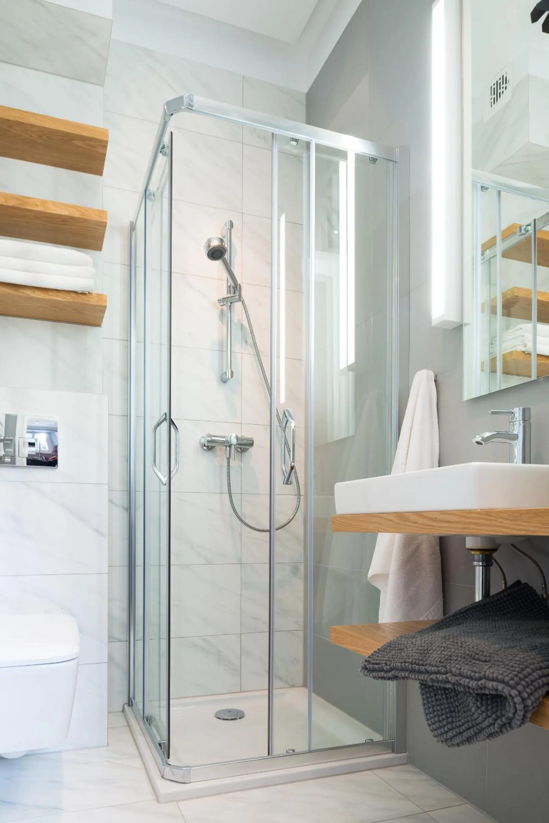 Bathroom in Apartments Rynek Glowny