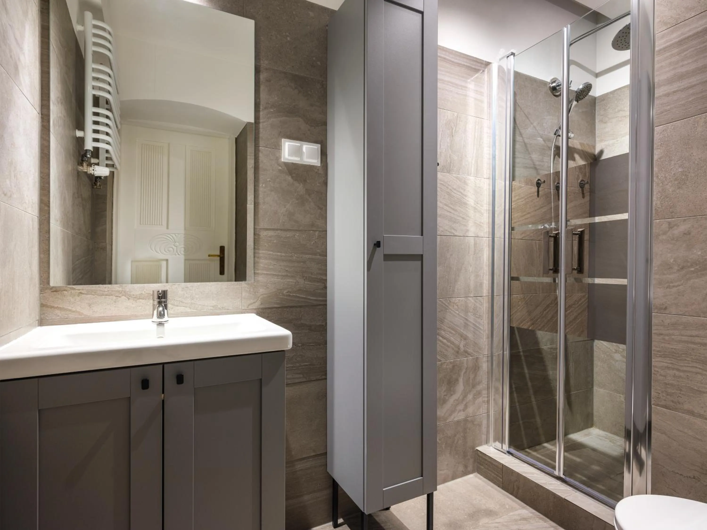 Bathroom in Apartments Rynek Glowny