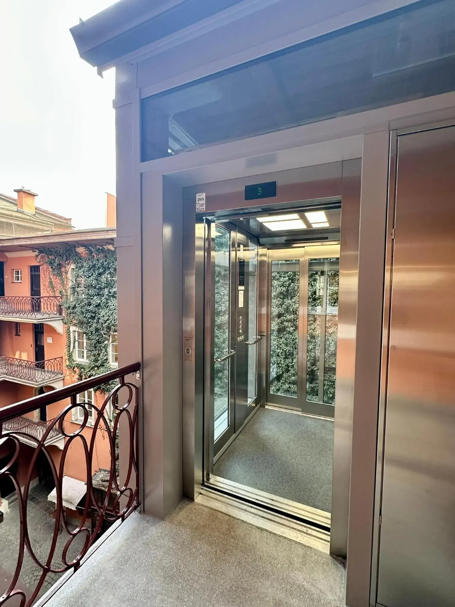 Three-Bedroom Apartment in Apartments Rynek Glowny Three-Bedroom Apartment in Apartments Rynek Glowny