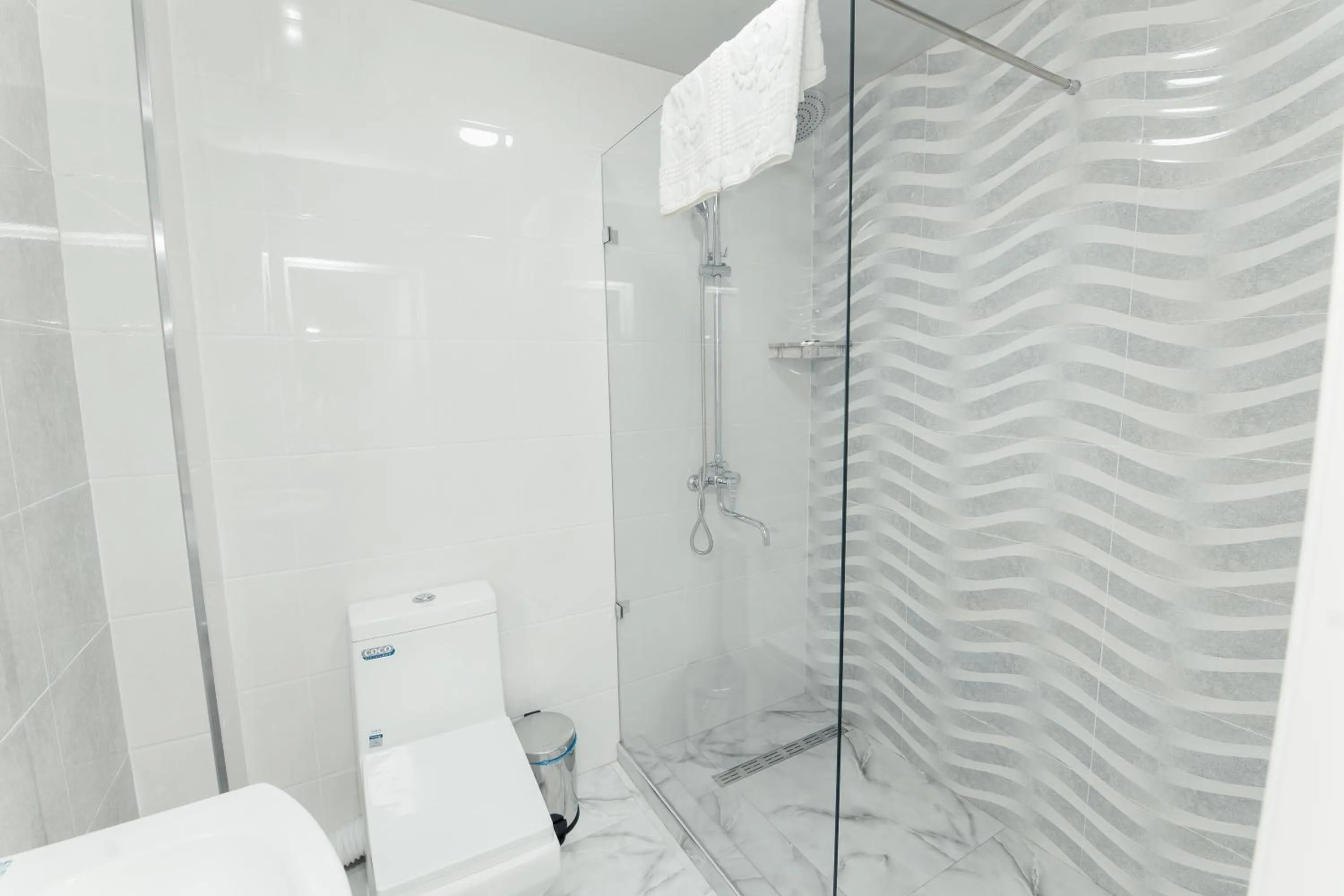 Shower in Polar Bear