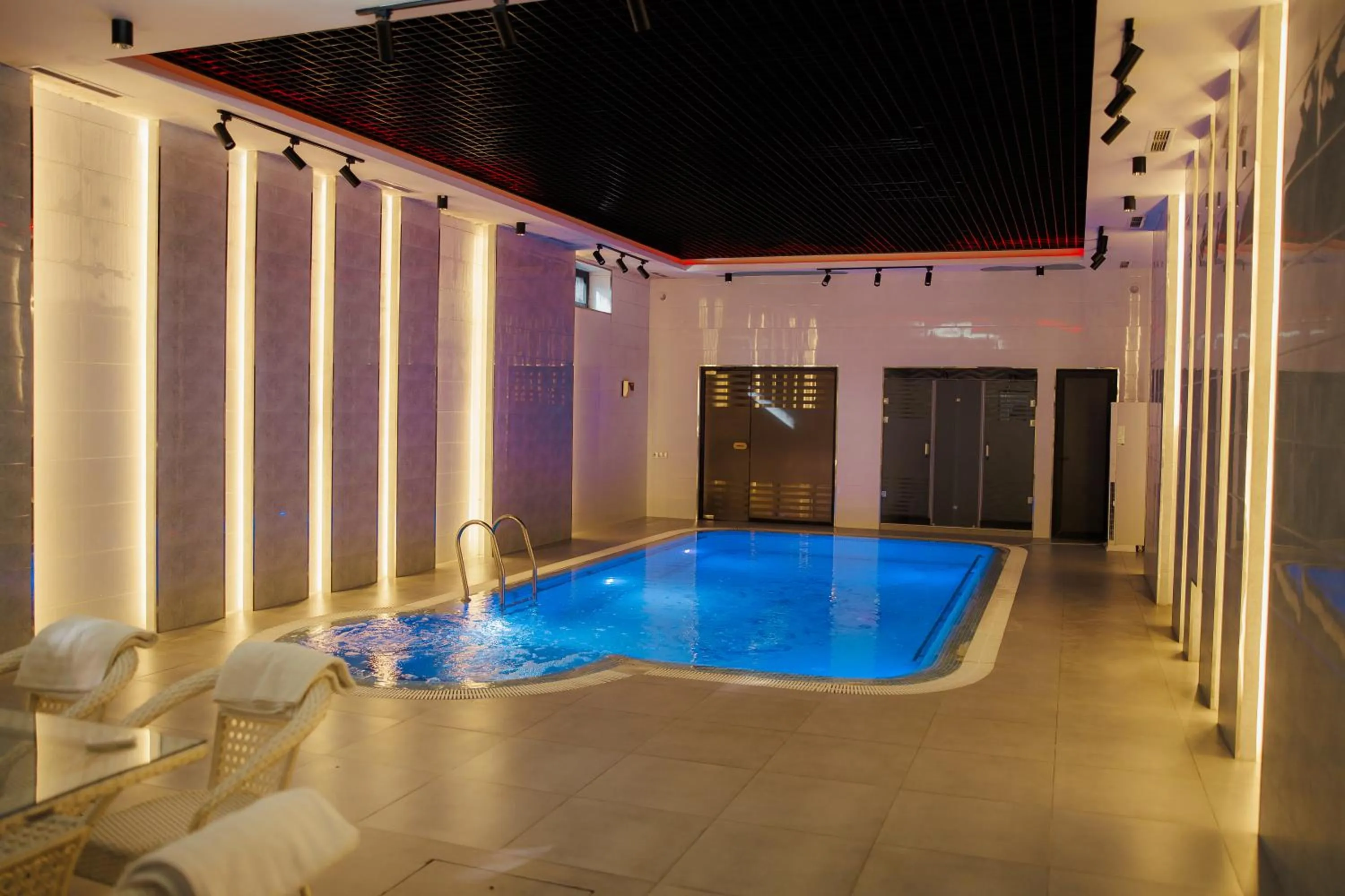 Pool view in Polar Bear