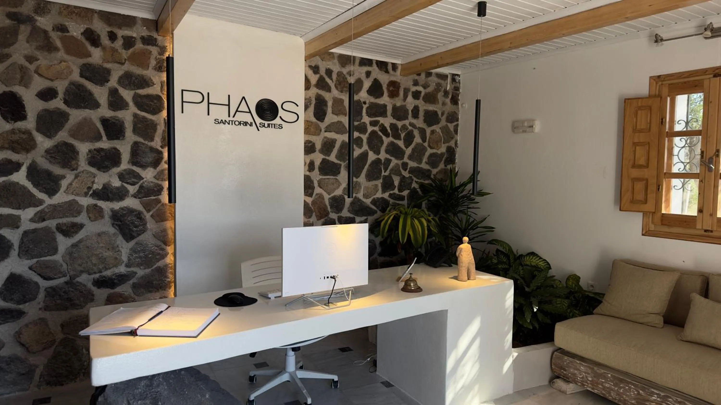Lobby or reception in Phaos Santorini Suites