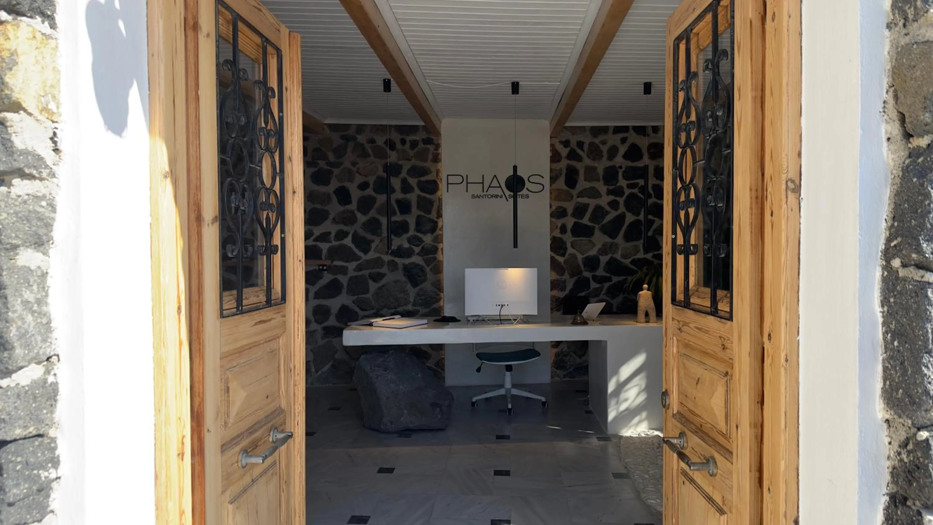 Lobby or reception in Phaos Santorini Suites