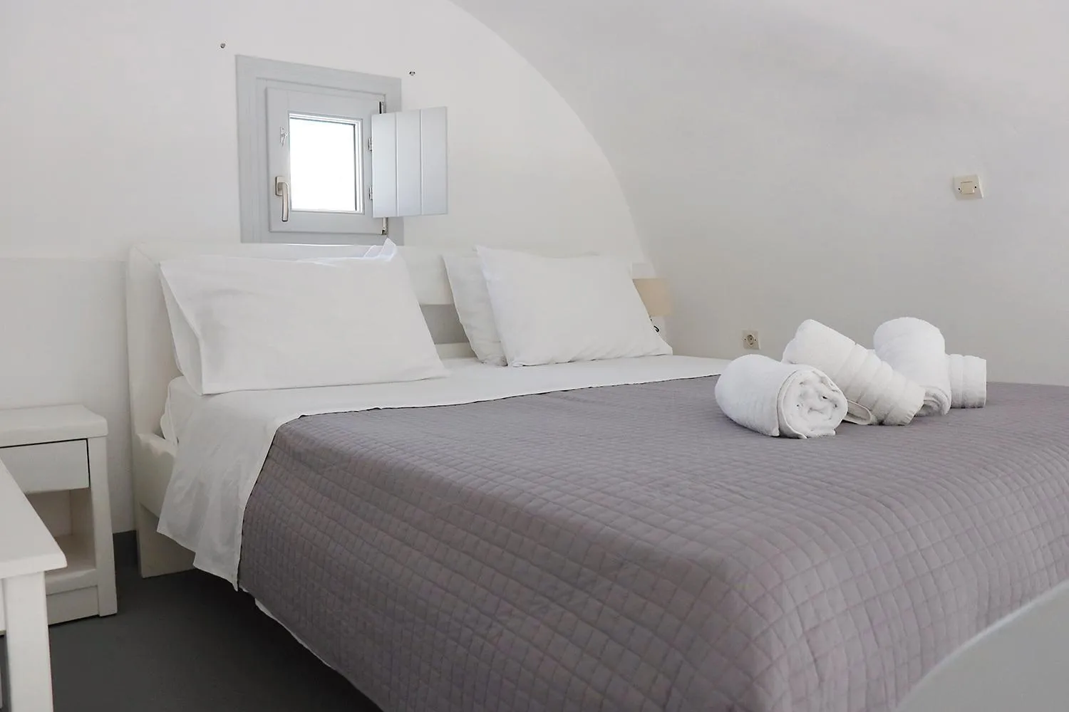 Bedroom, Bed in Phaos Santorini Suites