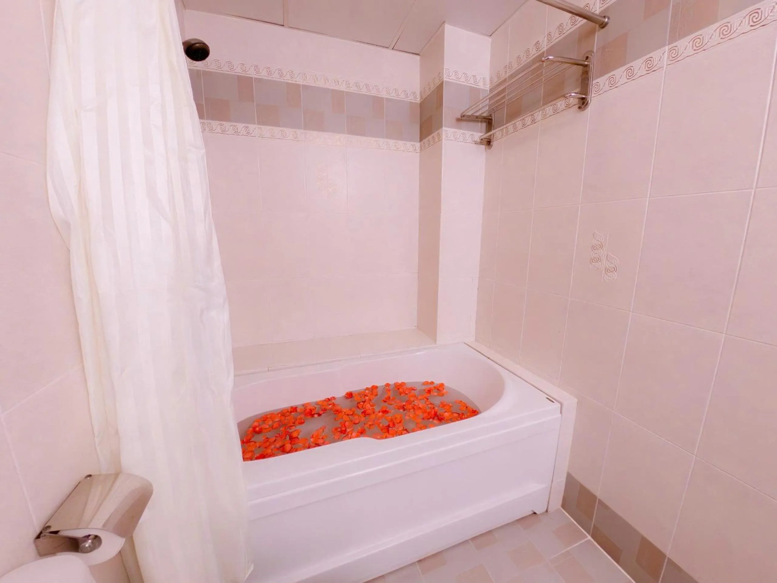 Bathroom, Bed in Lanxy Hotel Nha Trang