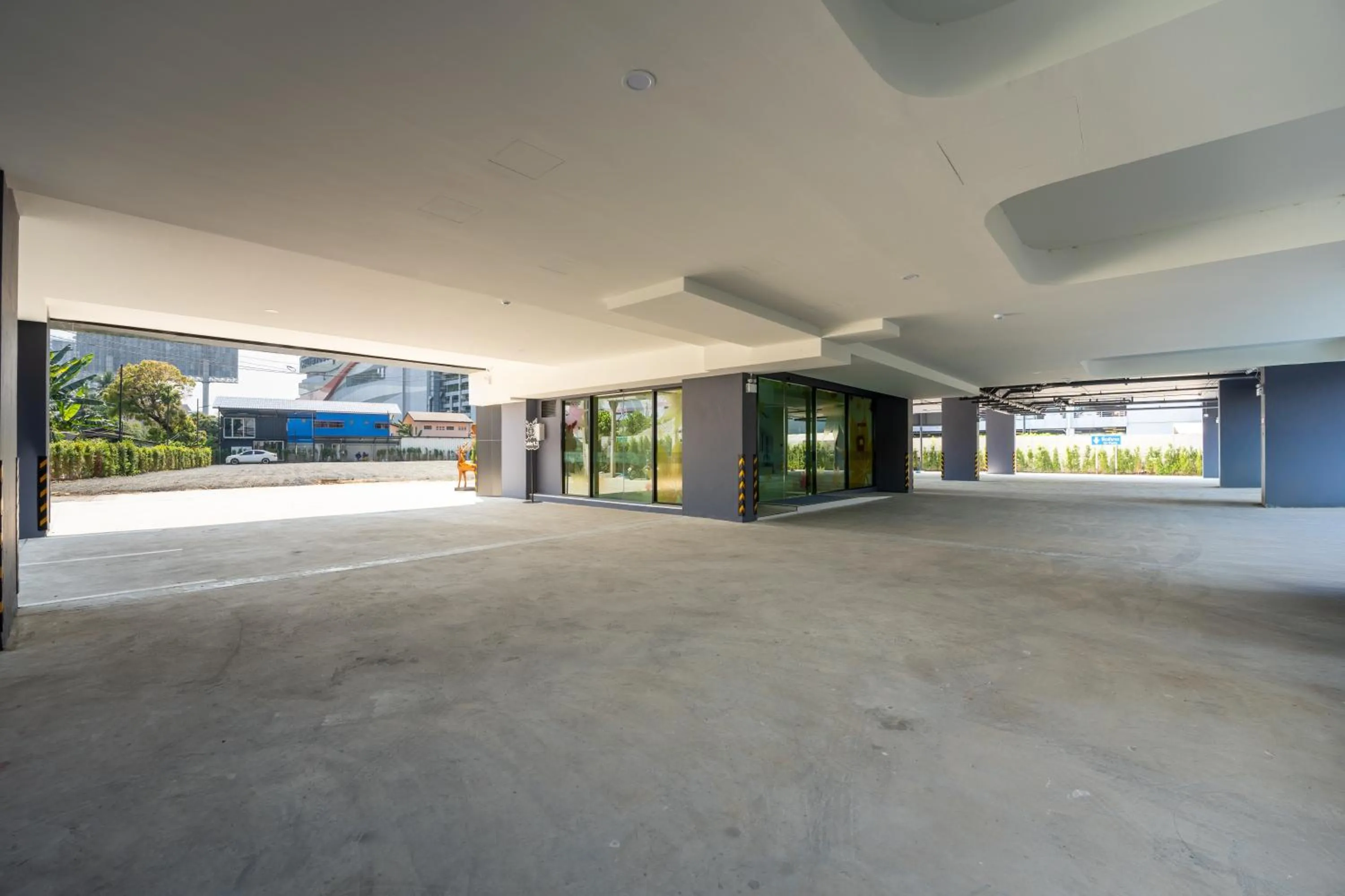 Parking in Moose EASY Hotel