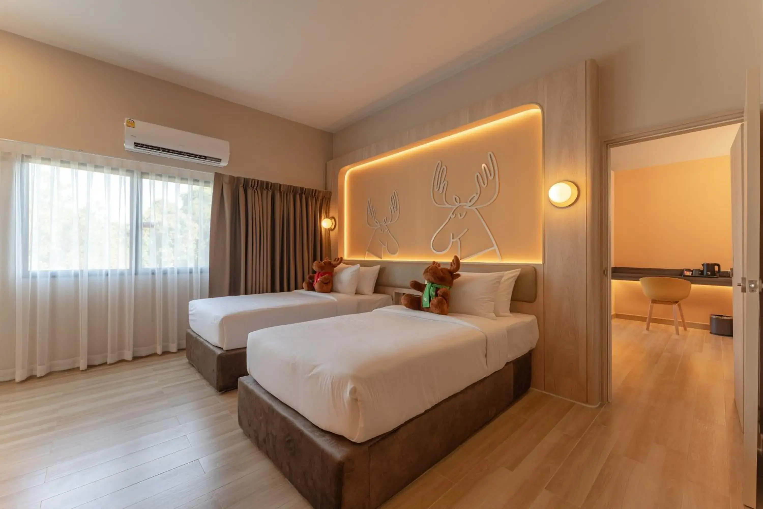 Deluxe Connecting Room in Moose EASY Hotel Deluxe Connecting Room in Moose EASY Hotel