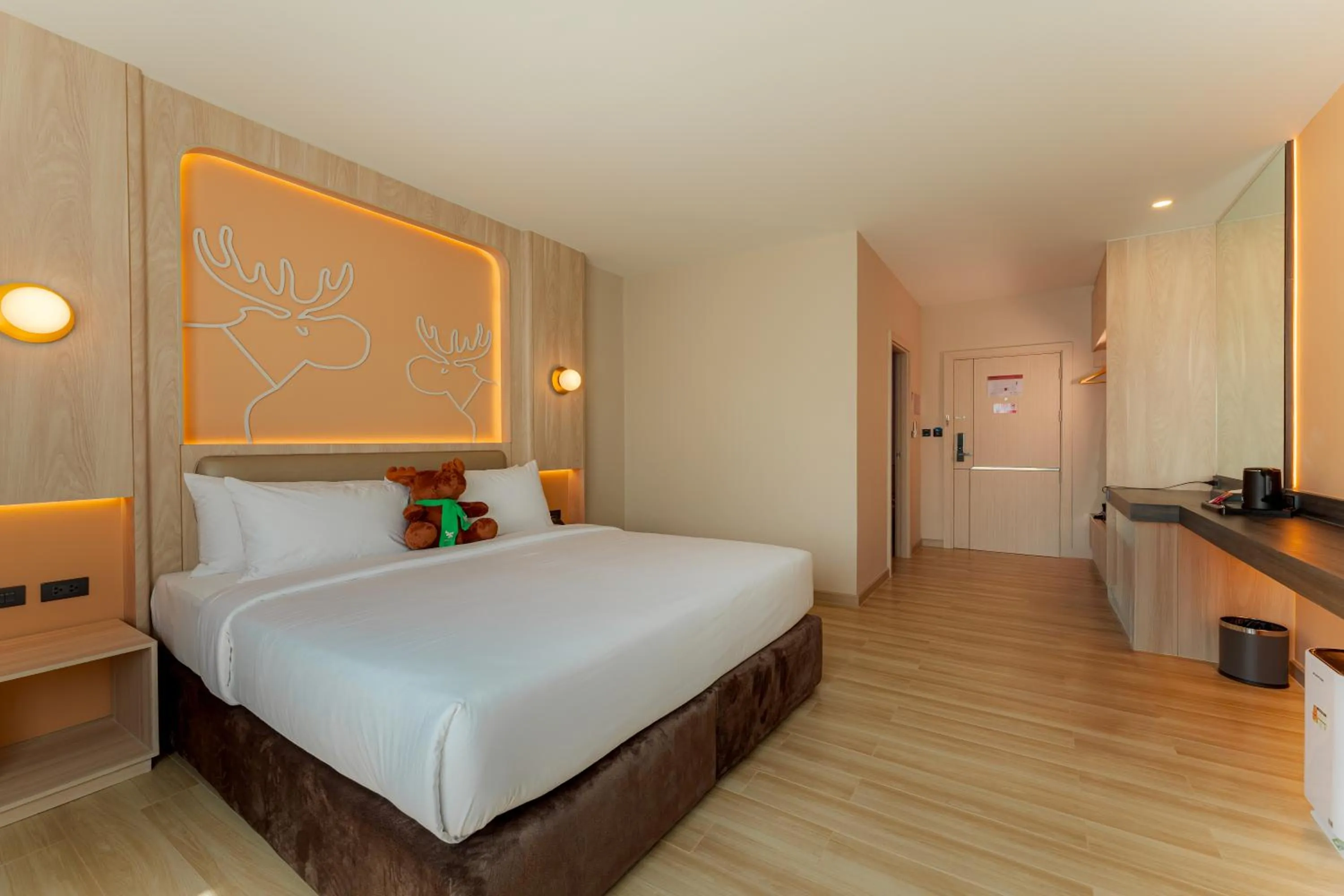 Photo of the whole room, Bed in Moose EASY Hotel