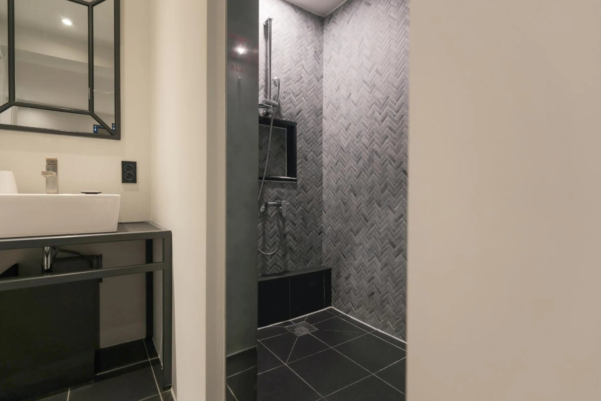 Shower in Hotel Yaja Siheung Jeongwang