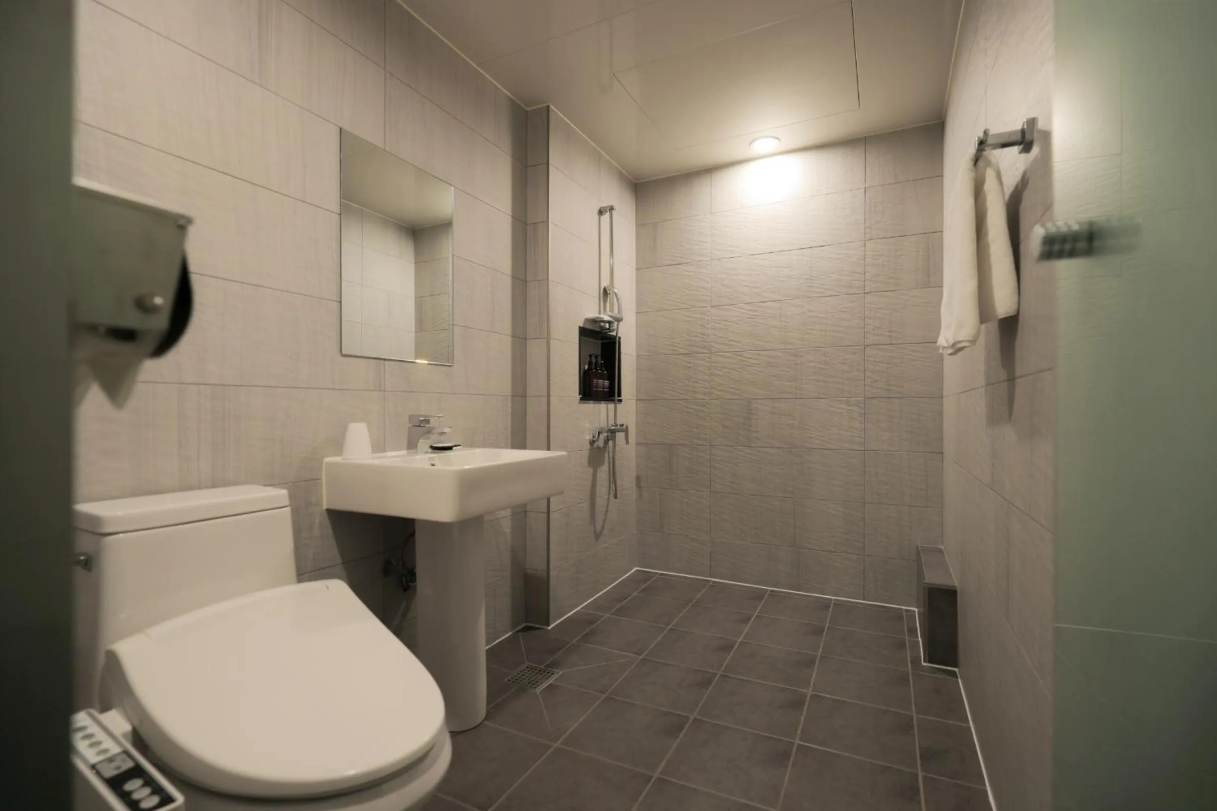 Toilet in Hotel Yaja Siheung Jeongwang