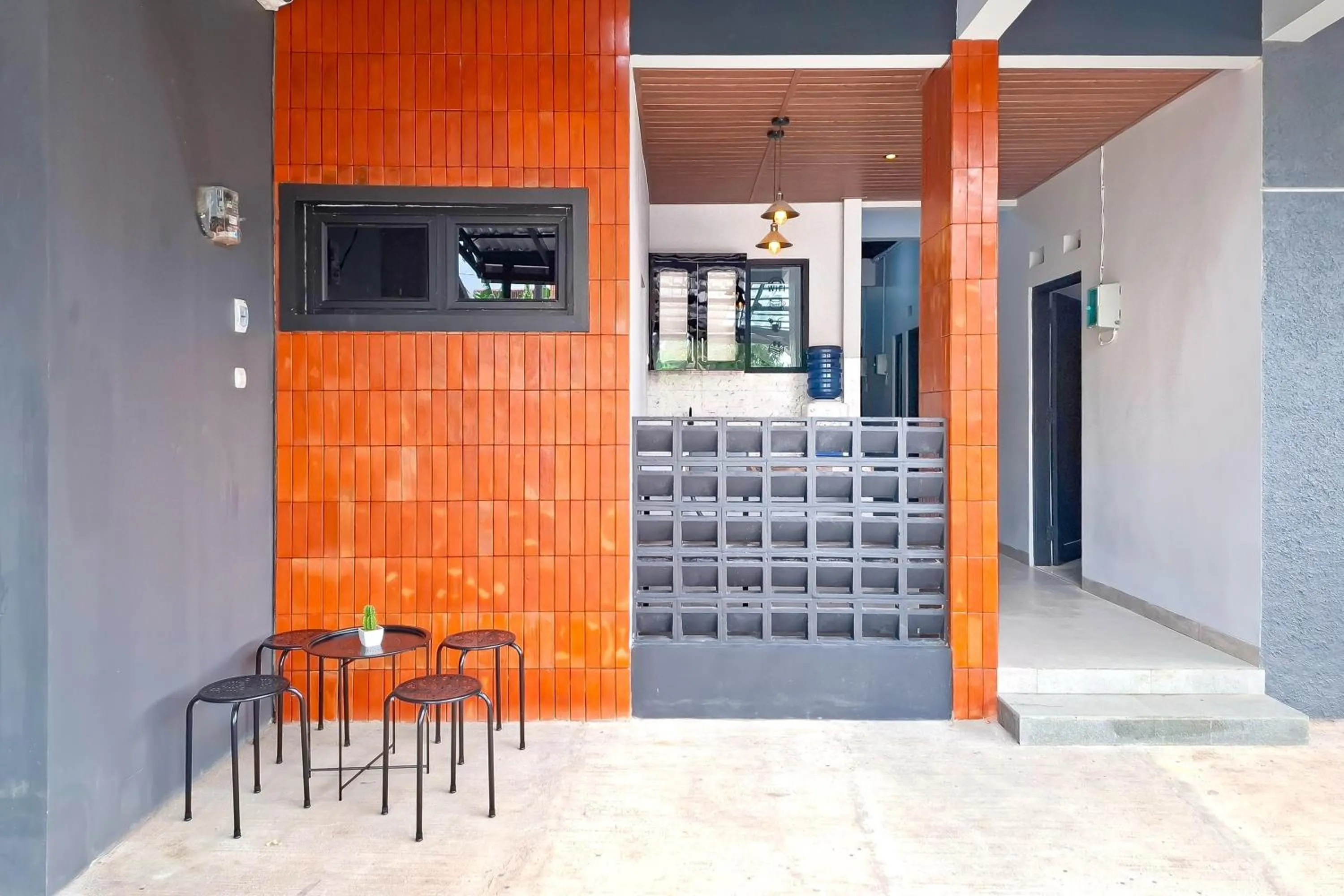 Lobby or reception in Urbanview Hotel Syariah Terra House Pati by RedDoorz