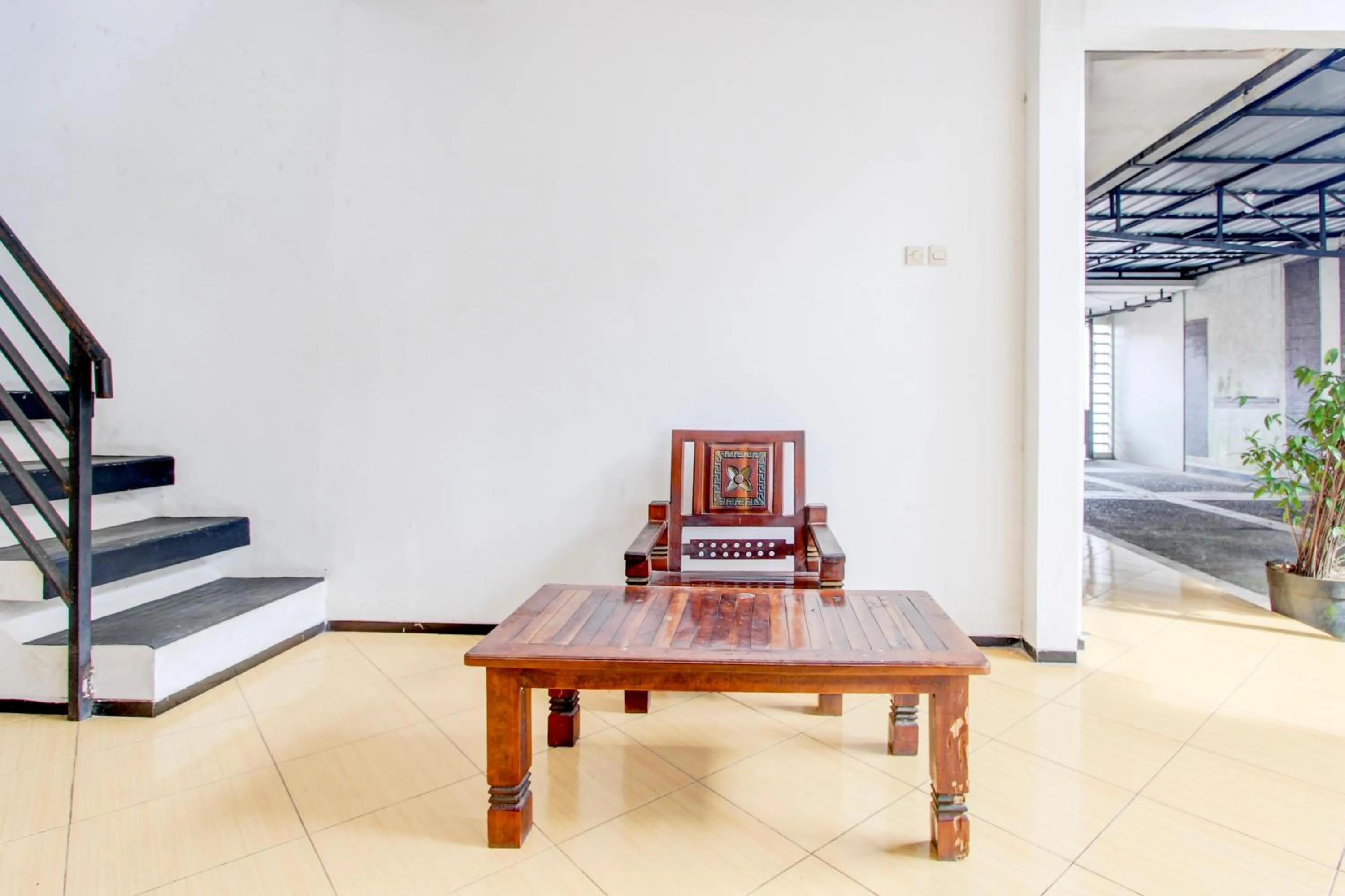 Lobby or reception in Hotel O Ump Near Rs Margono