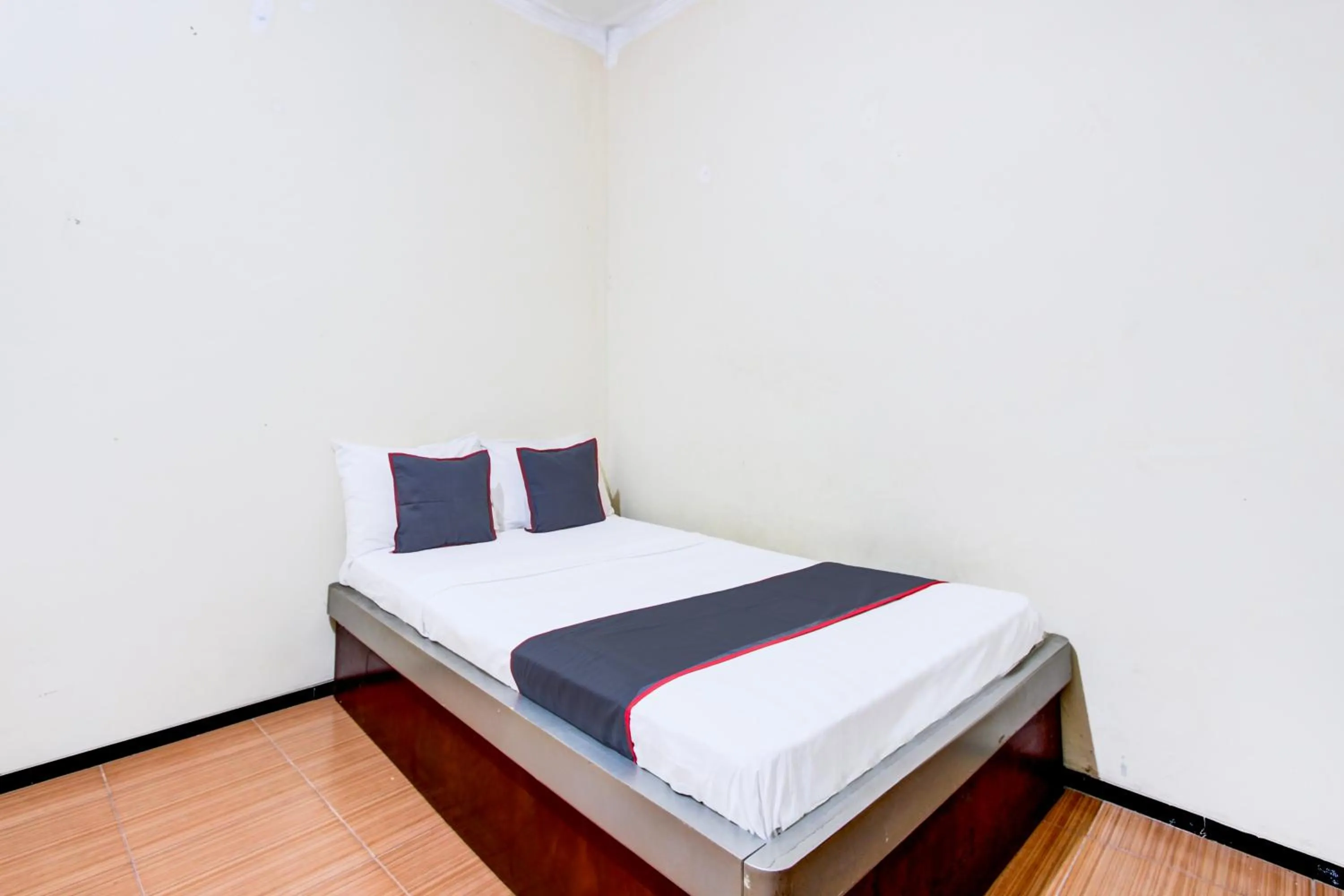 Bedroom, Bed in Hotel O Ump Near Rs Margono