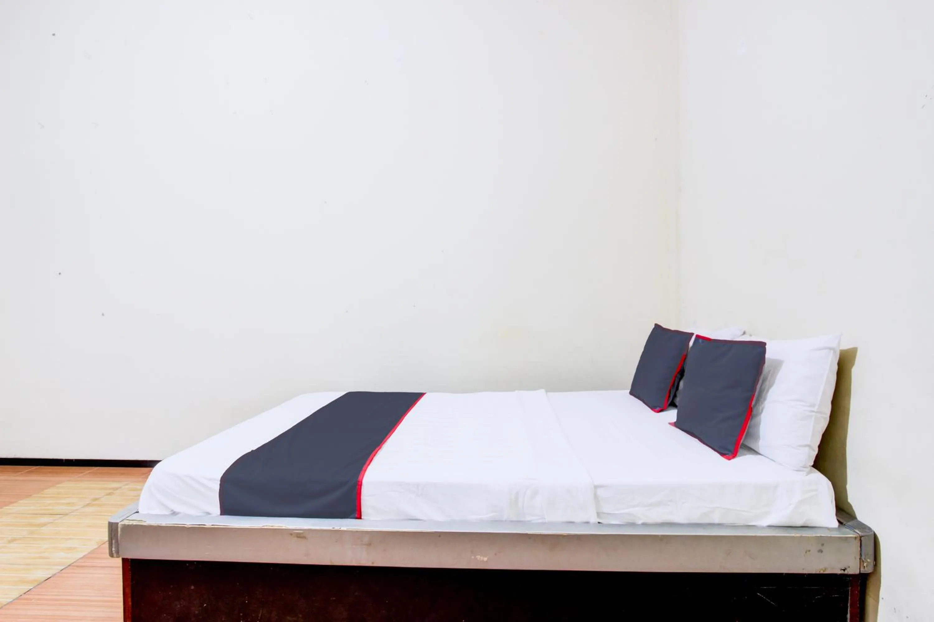 Bedroom, Bed in Hotel O Ump Near Rs Margono