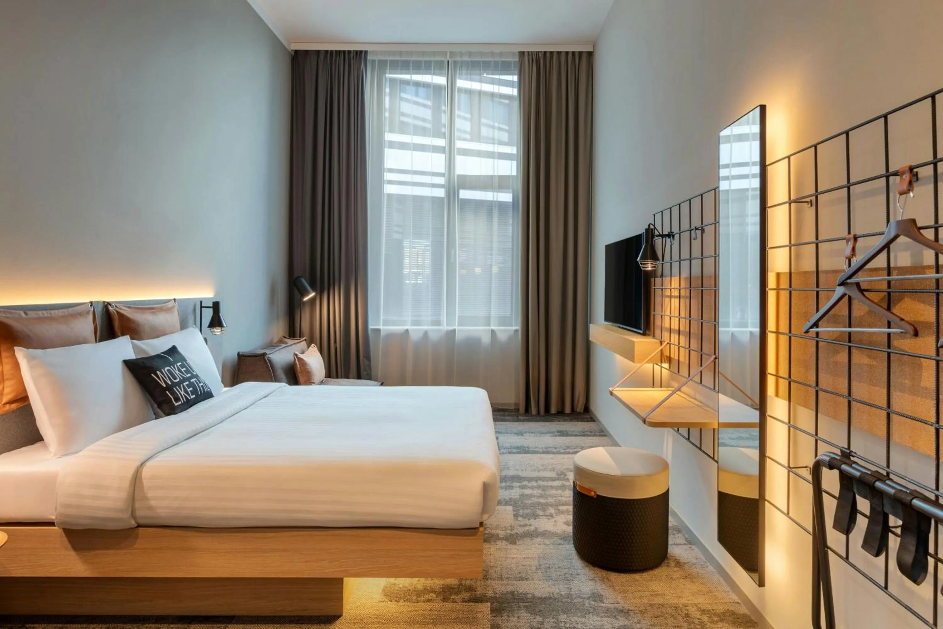 Photo of the whole room, Bed in Moxy Hamburg - Finkenwerder