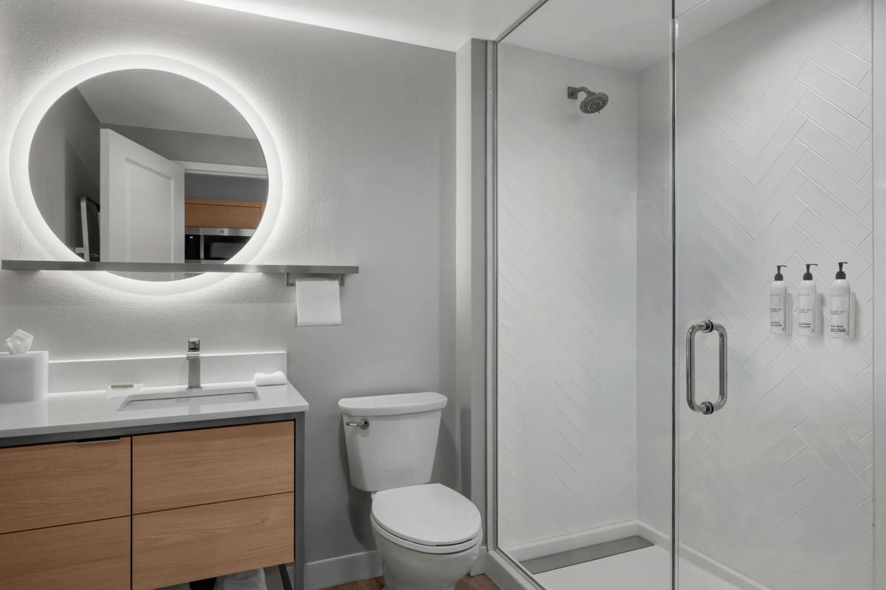 Bathroom in TownePlace Suites by Marriott Midwest City