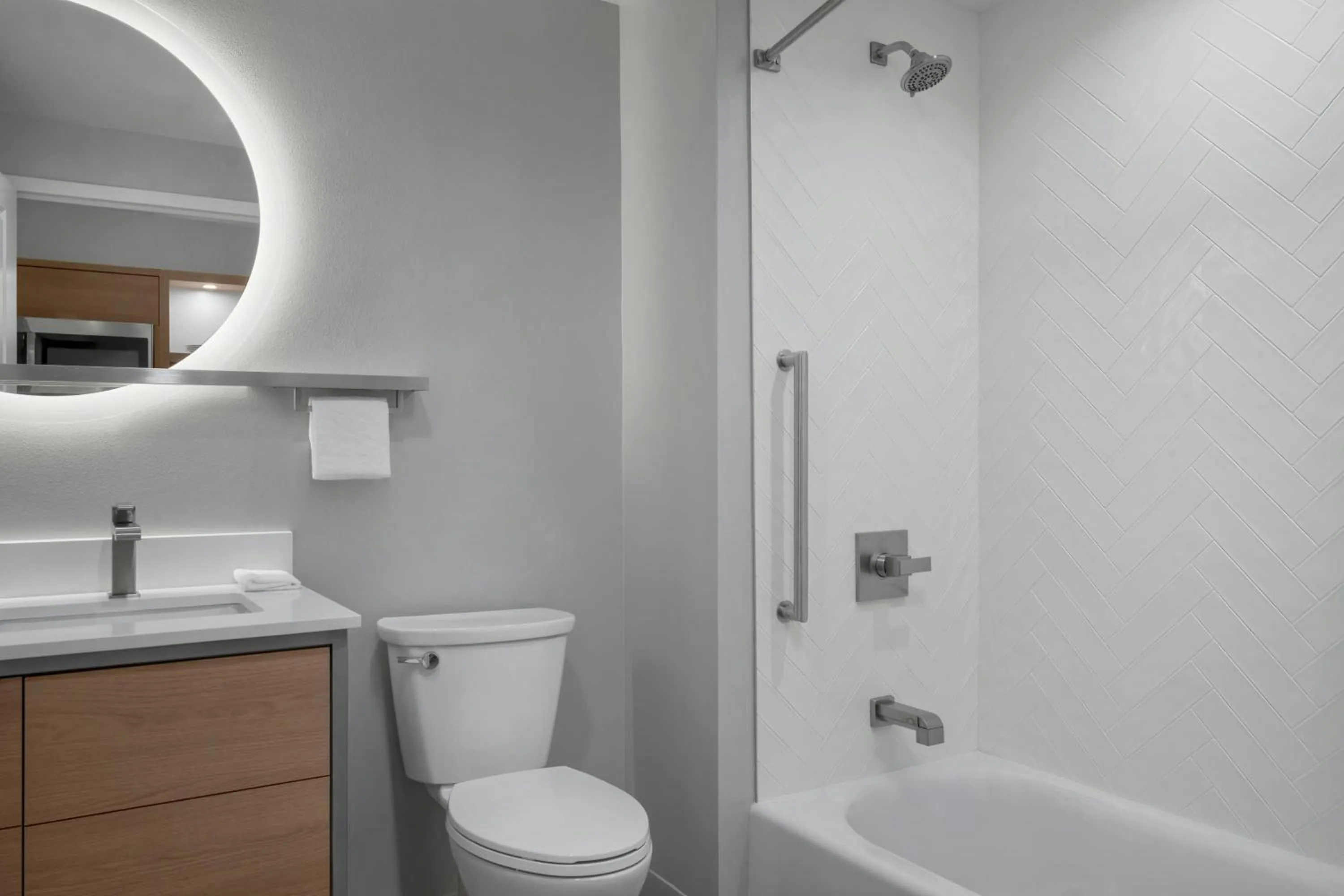 Bathroom in TownePlace Suites by Marriott Midwest City