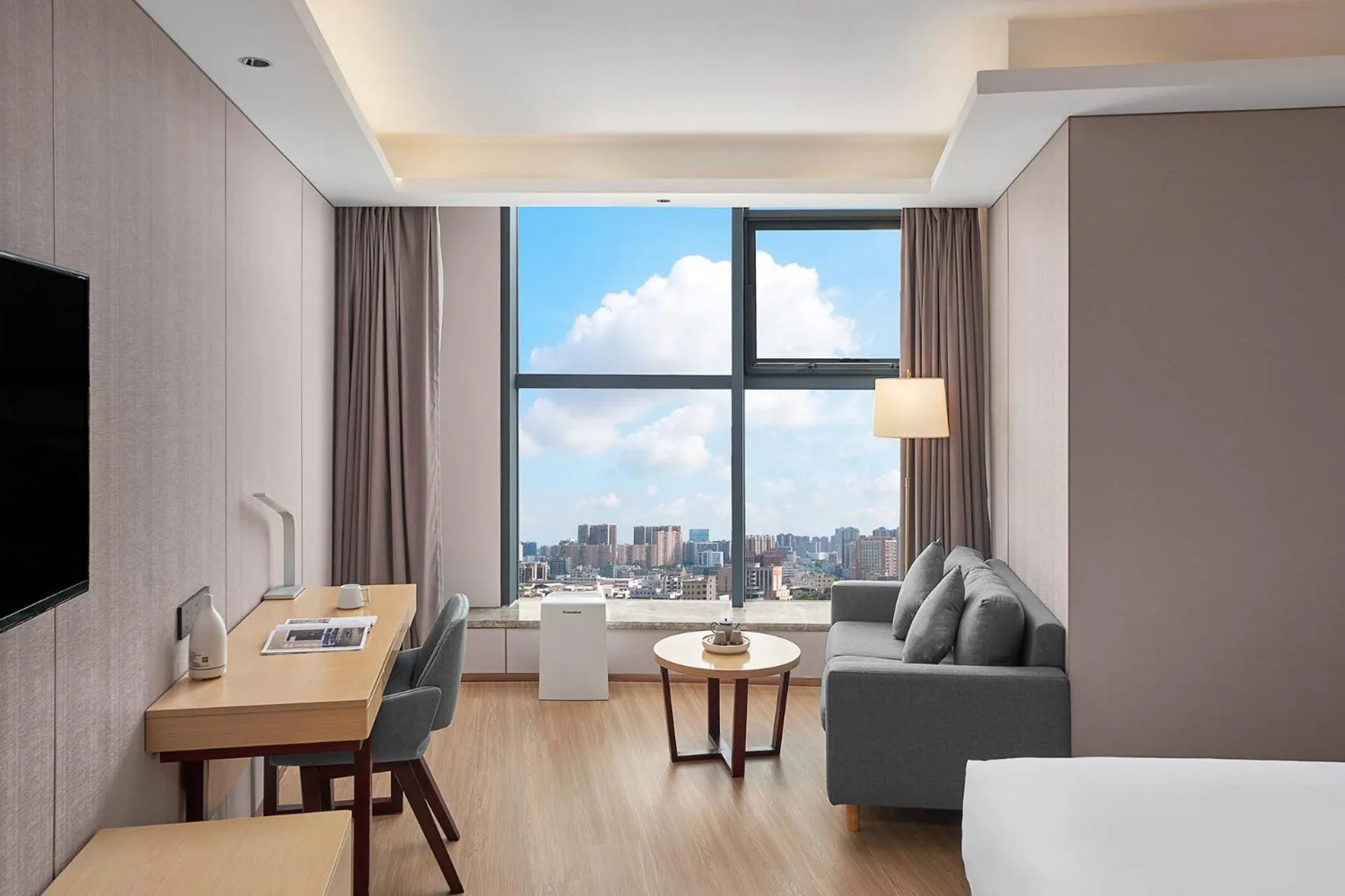 TV and multimedia in Lavande Hotel Guangzhou Beijing Road Pedestrian Street Haizhu Square Metro Station Branch - Free Deliver Service to Canton Fair Complex During Canton Fair Period