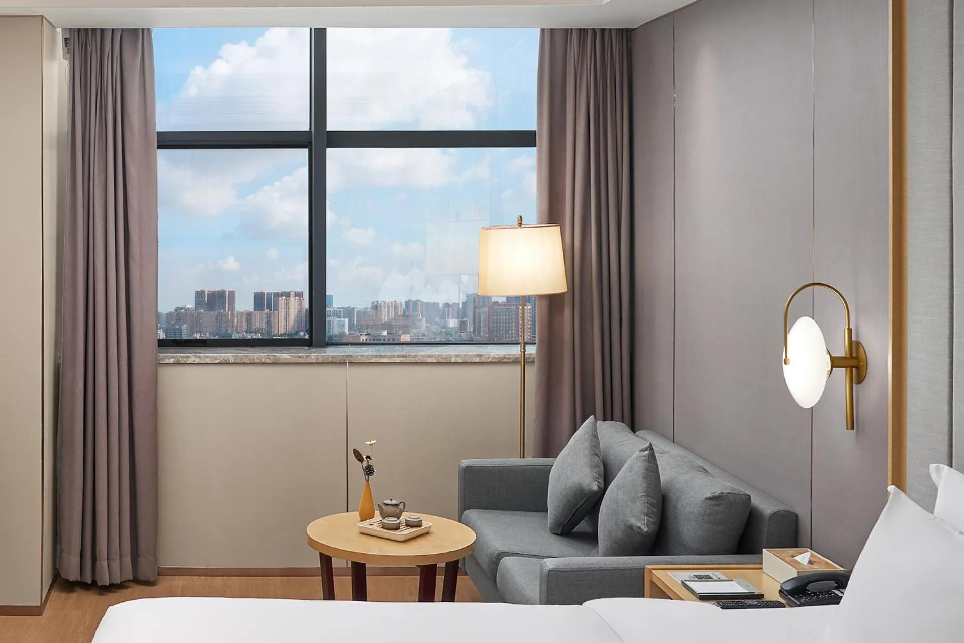 Living room, Bed in Lavande Hotel Guangzhou Beijing Road Pedestrian Street Haizhu Square Metro Station Branch - Free Deliver Service to Canton Fair Complex During Canton Fair Period