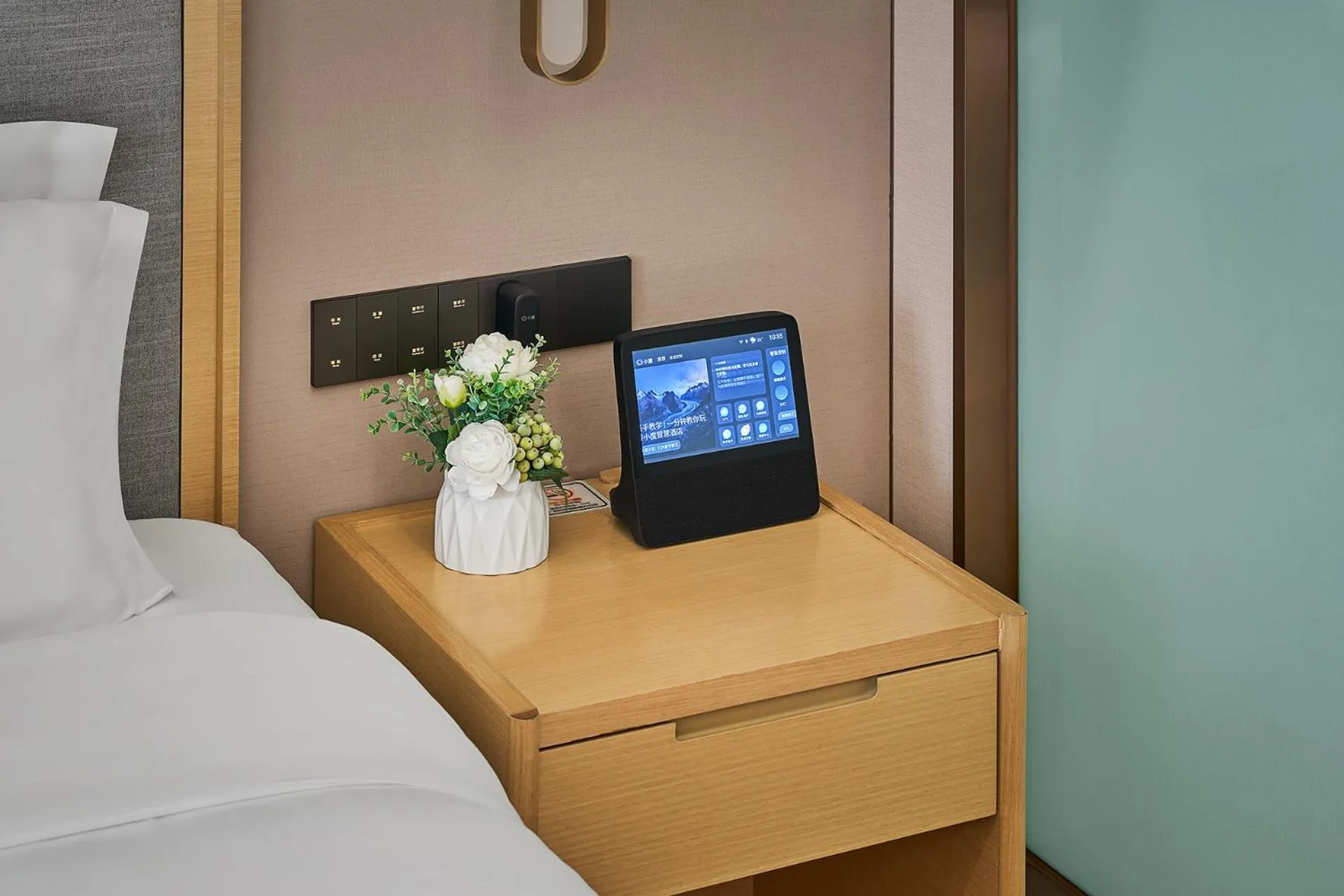 Bed in Lavande Hotel Guangzhou Beijing Road Pedestrian Street Haizhu Square Metro Station Branch - Free Deliver Service to Canton Fair Complex During Canton Fair Period