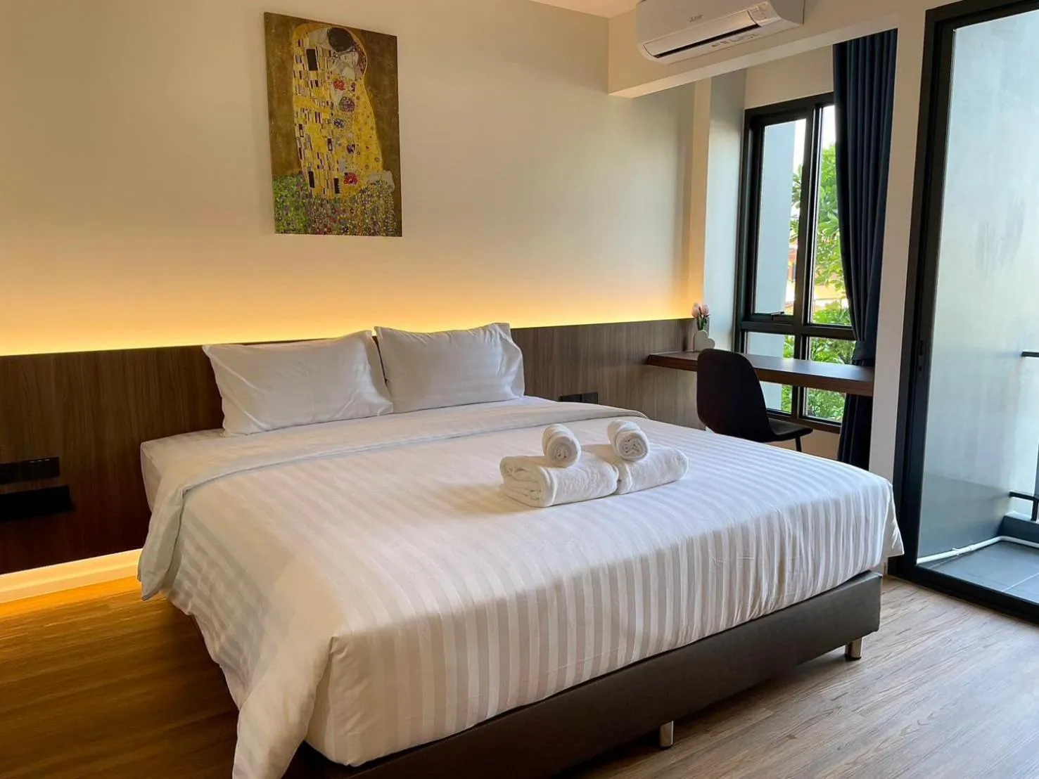 Shower, Bed in The Richer Ratchaburi