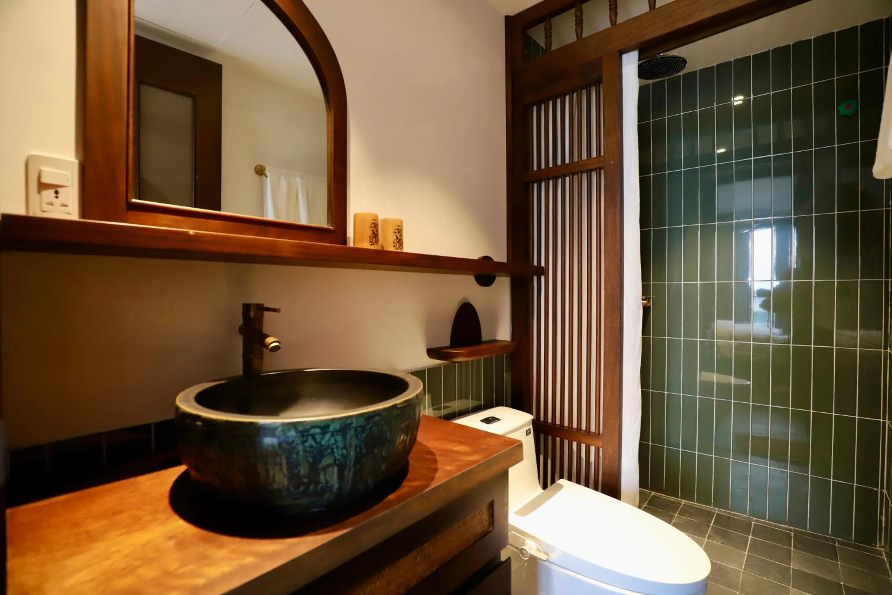 Shower in Maison Nha 16 Nguyen Khuyen