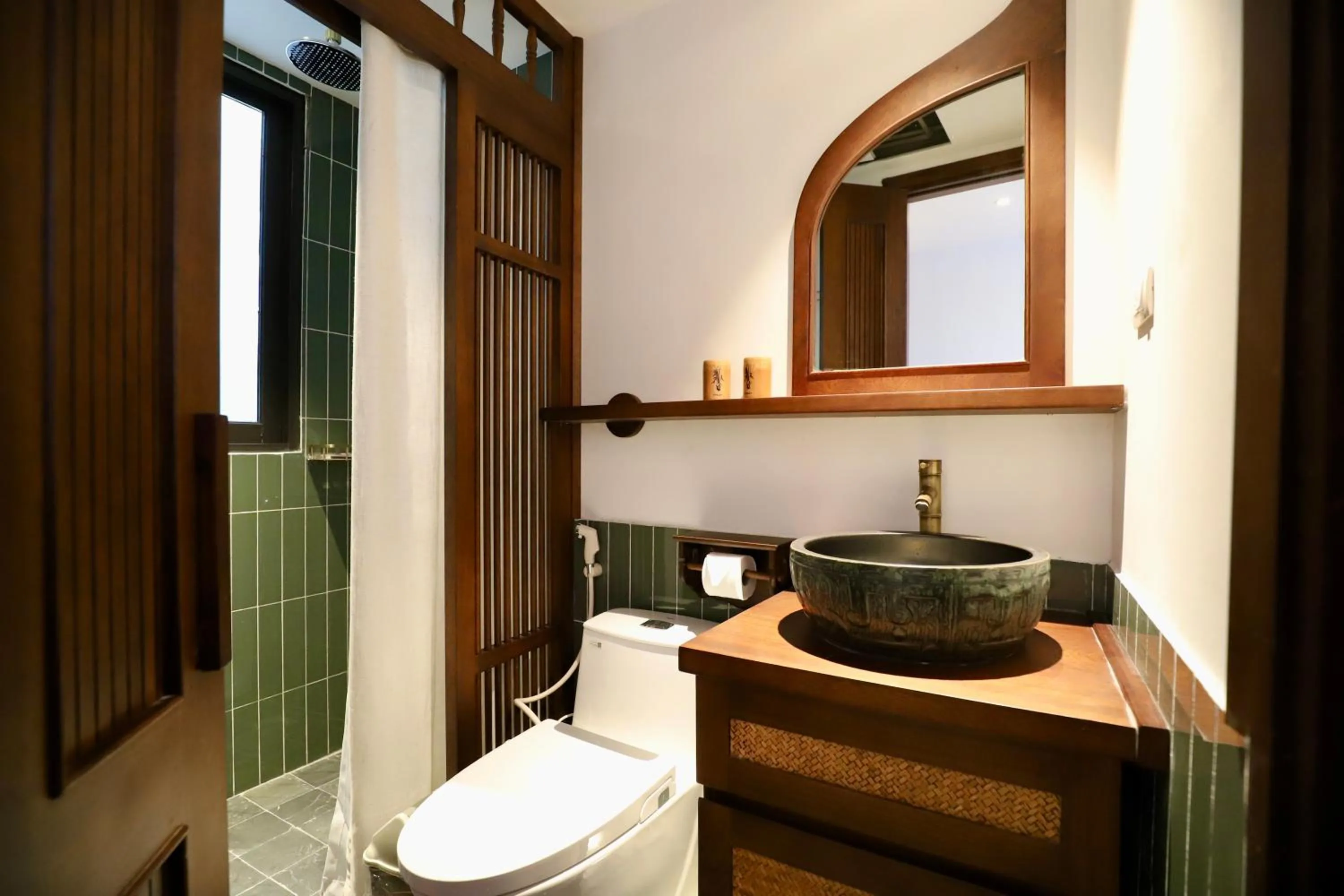 Toilet in Maison Nha 16 Nguyen Khuyen