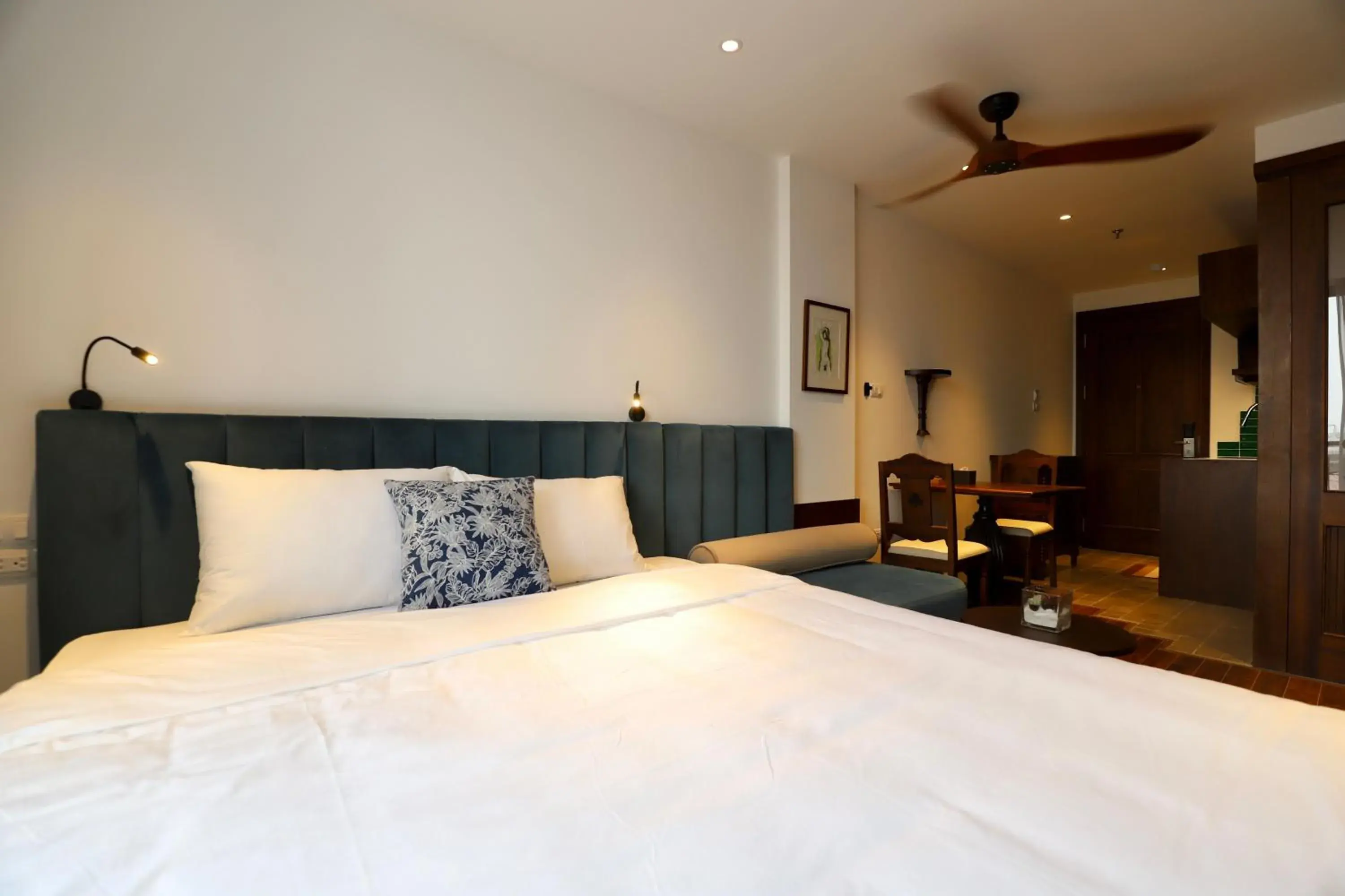 Studio Apartment with King Bed - single occupancy in Maison Nha 16 Nguyen Khuyen Studio Apartment with King Bed - single occupancy in Maison Nha 16 Nguyen Khuyen