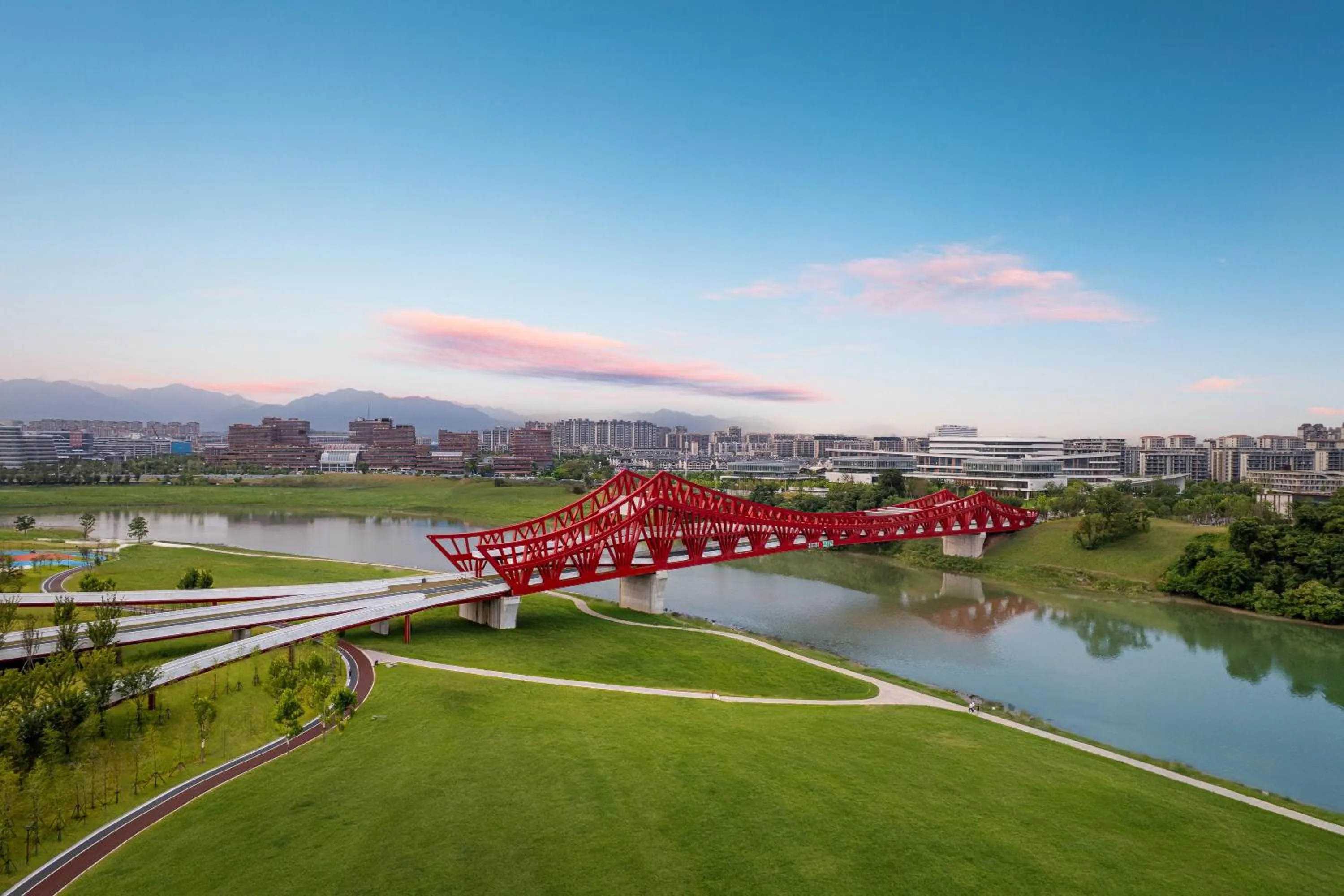 Property building in Crowne Plaza Quzhou, an IHG Hotel