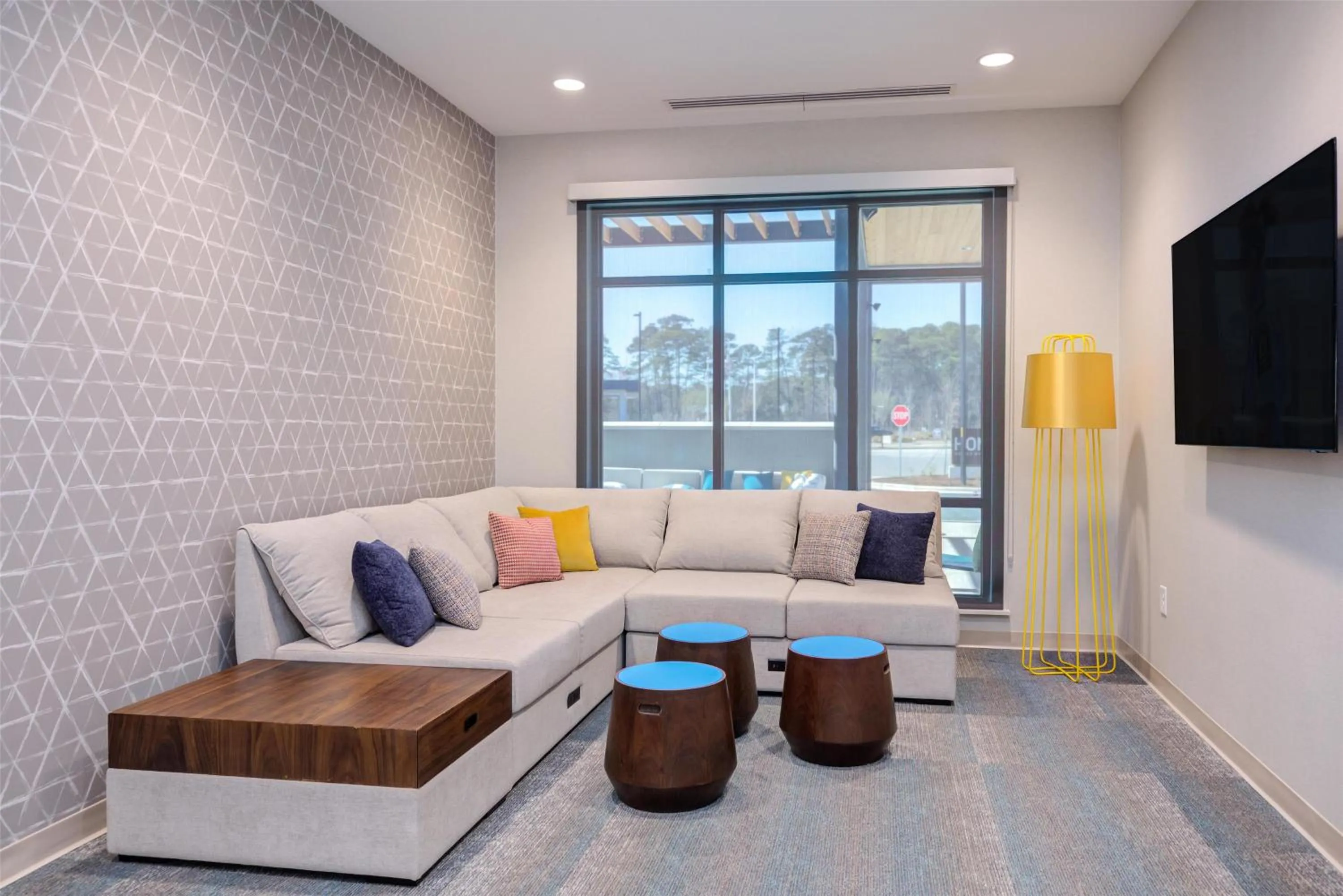 Lobby or reception in Home2 Suites By Hilton Smithfield Selma