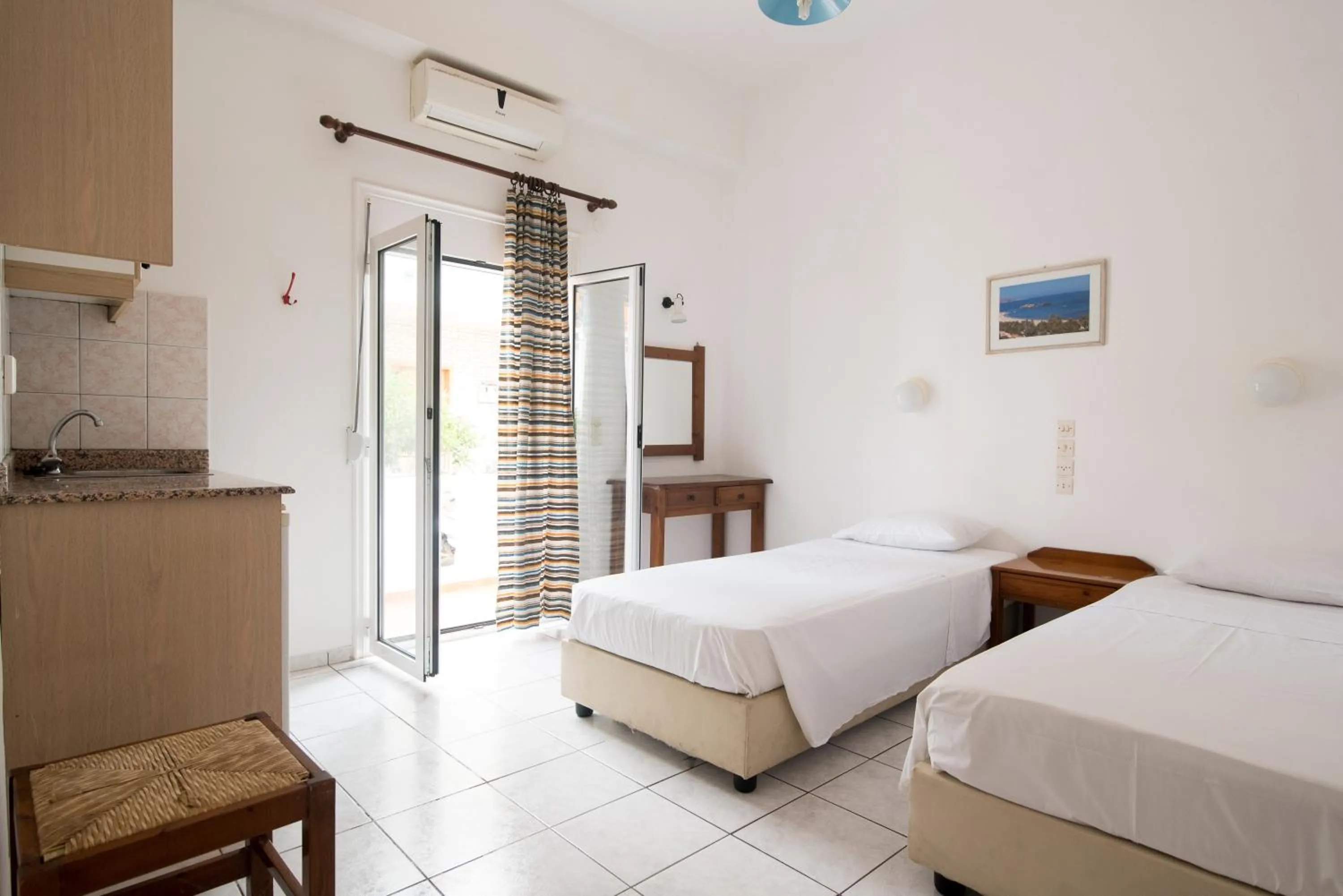Bedroom, Bed in Ibiscus Hotel Malia
