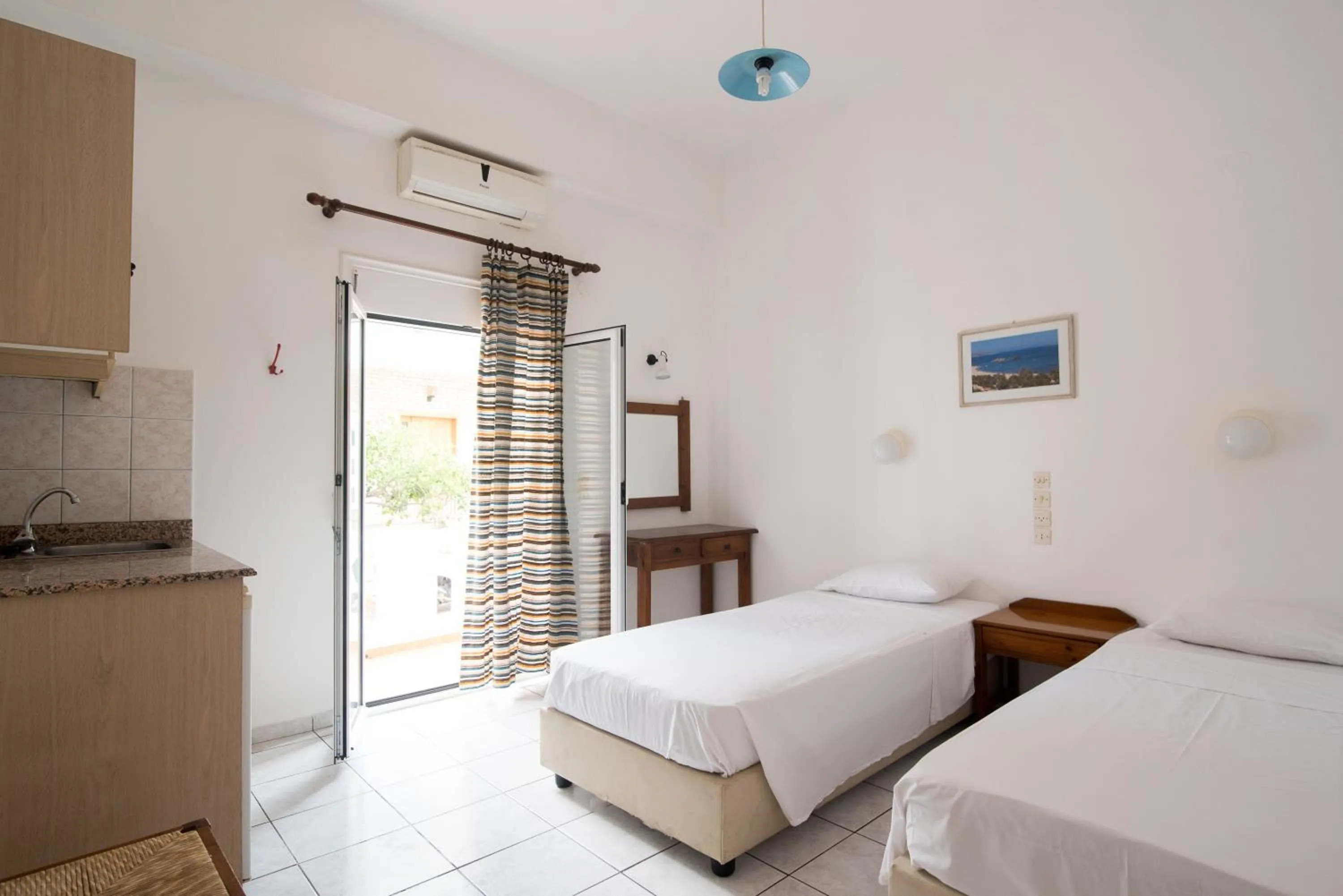Balcony/Terrace, Bed in Ibiscus Hotel Malia