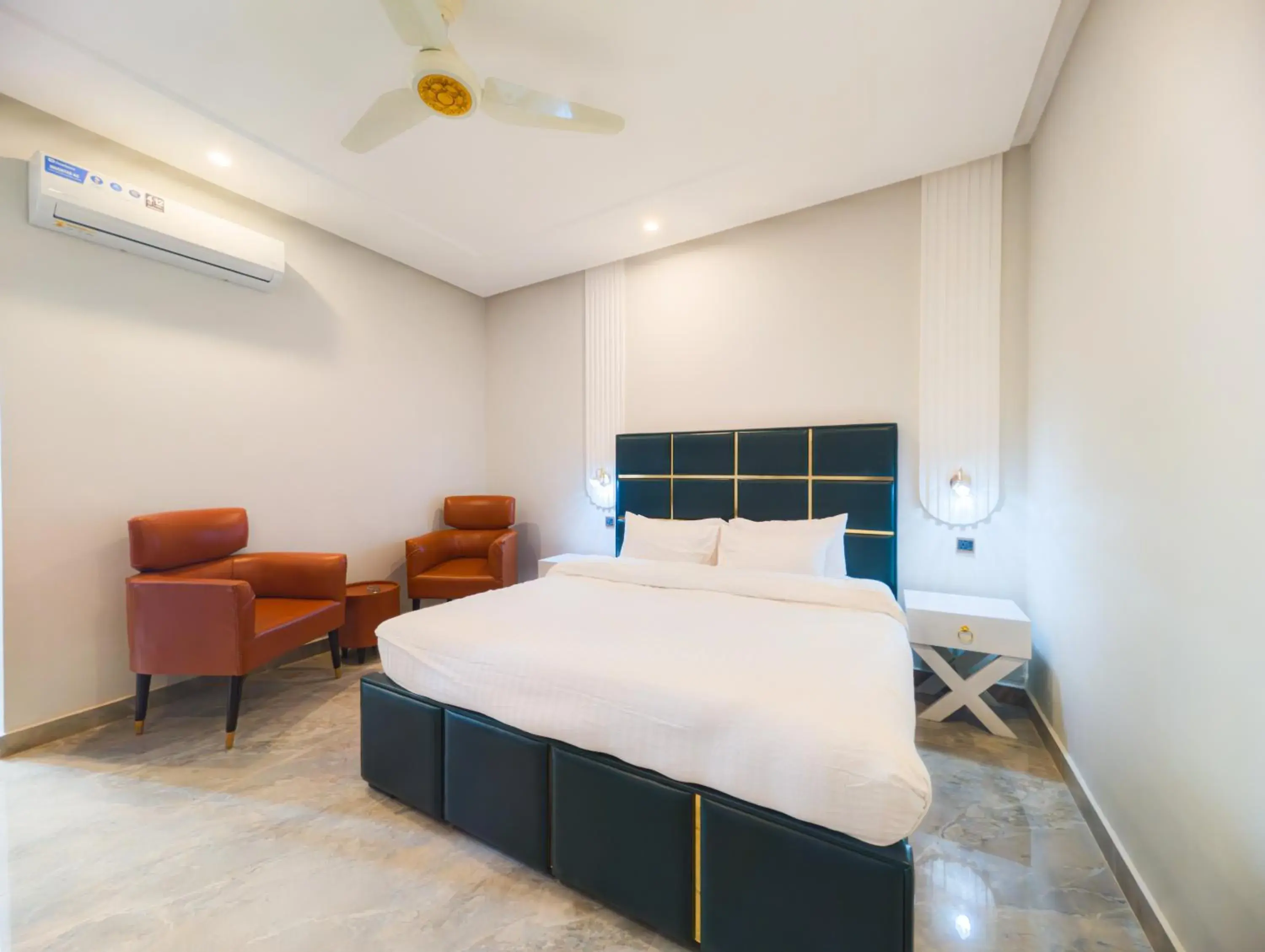 Deluxe Double Room in Grand Shalimar Hotel Deluxe Double Room in Grand Shalimar Hotel