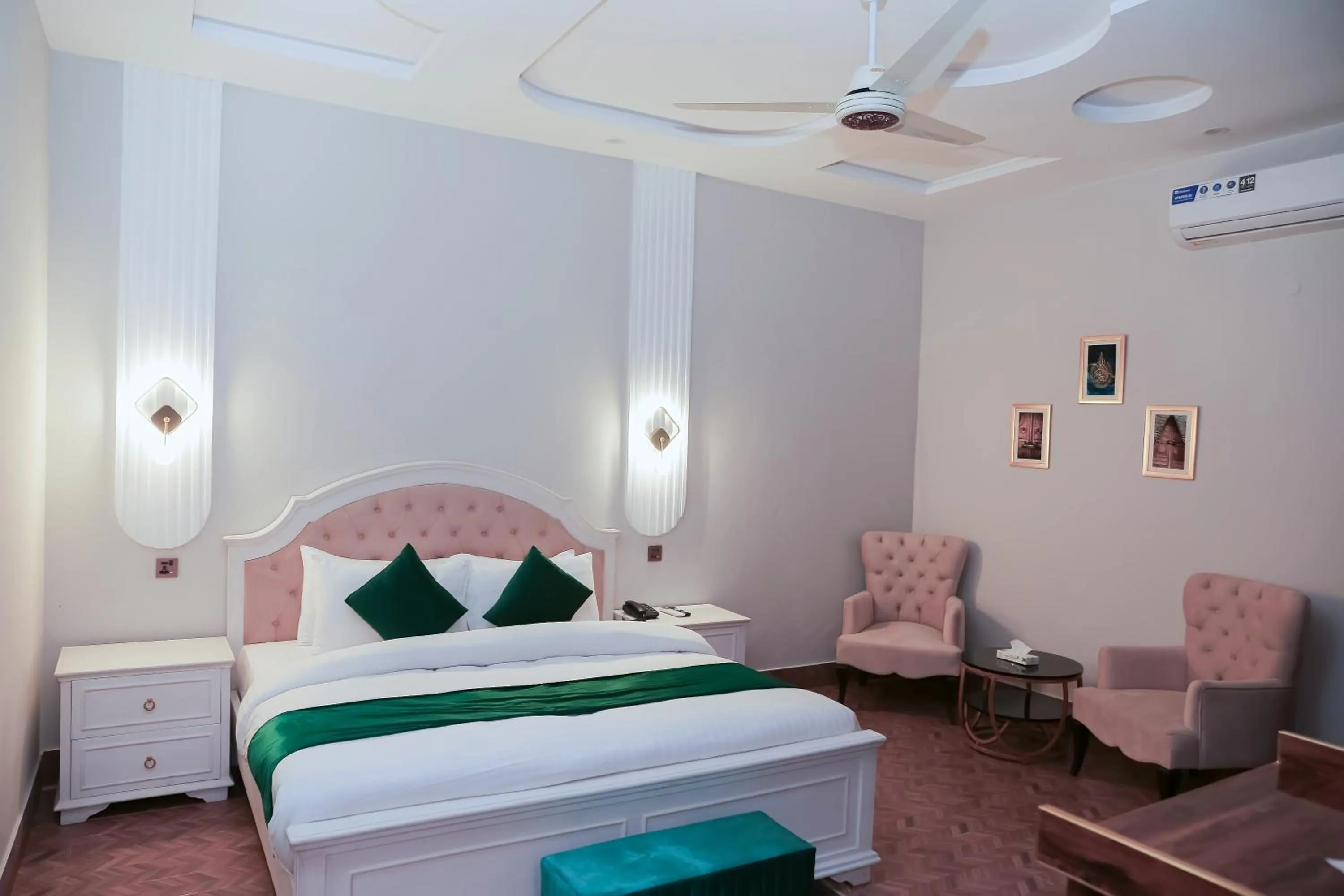 Bed in Grand Shalimar Hotel