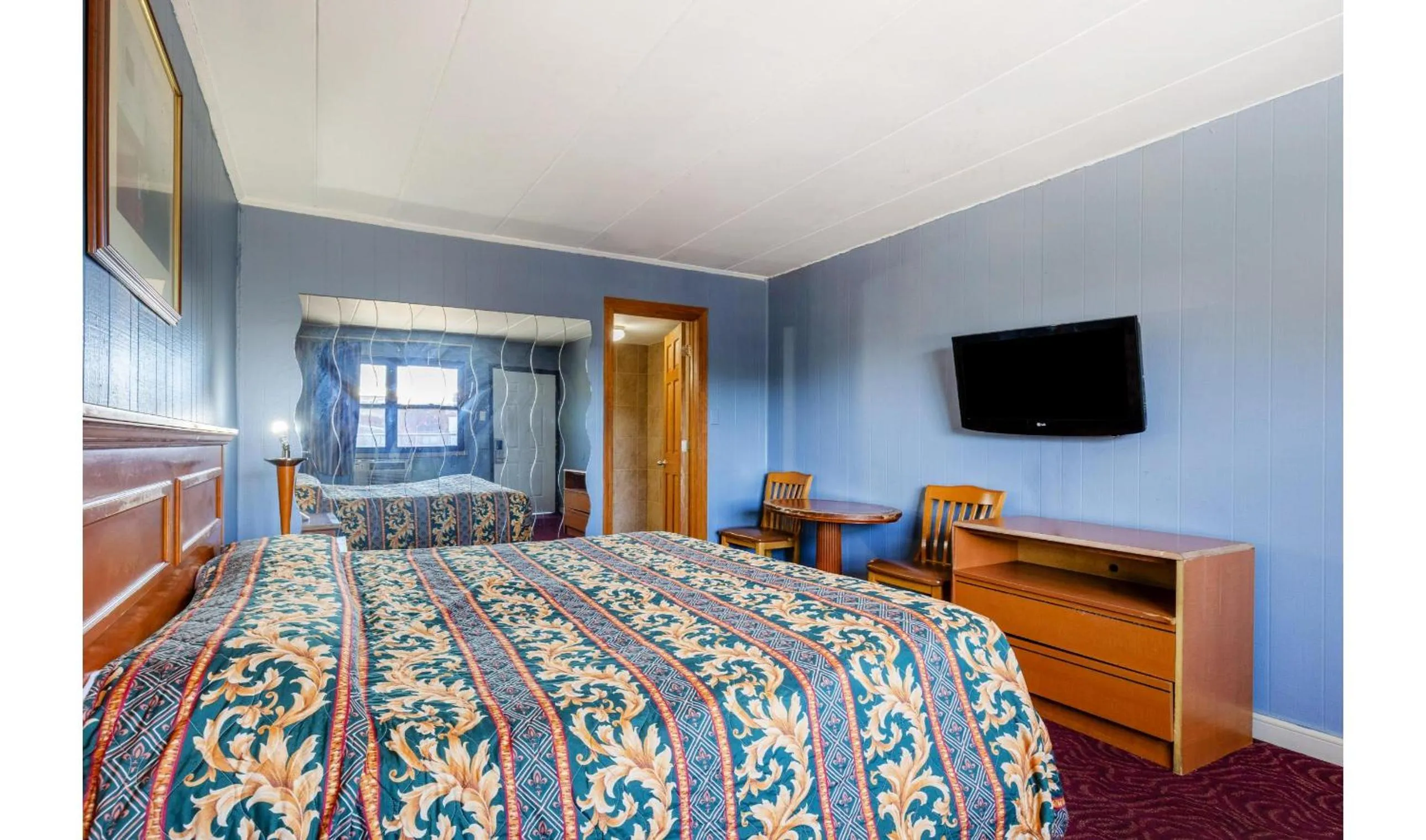 Bedroom, Bed in Admiral Motel By OYO Chicago I-94