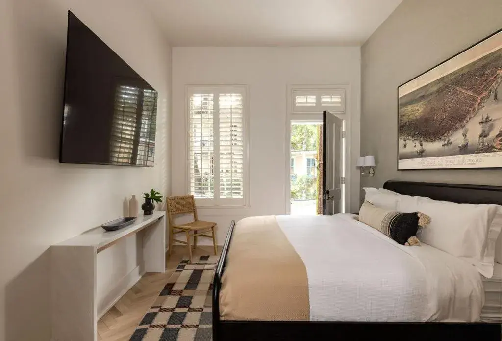 Superior King Room in Garden District Hotel Superior King Room in Garden District Hotel