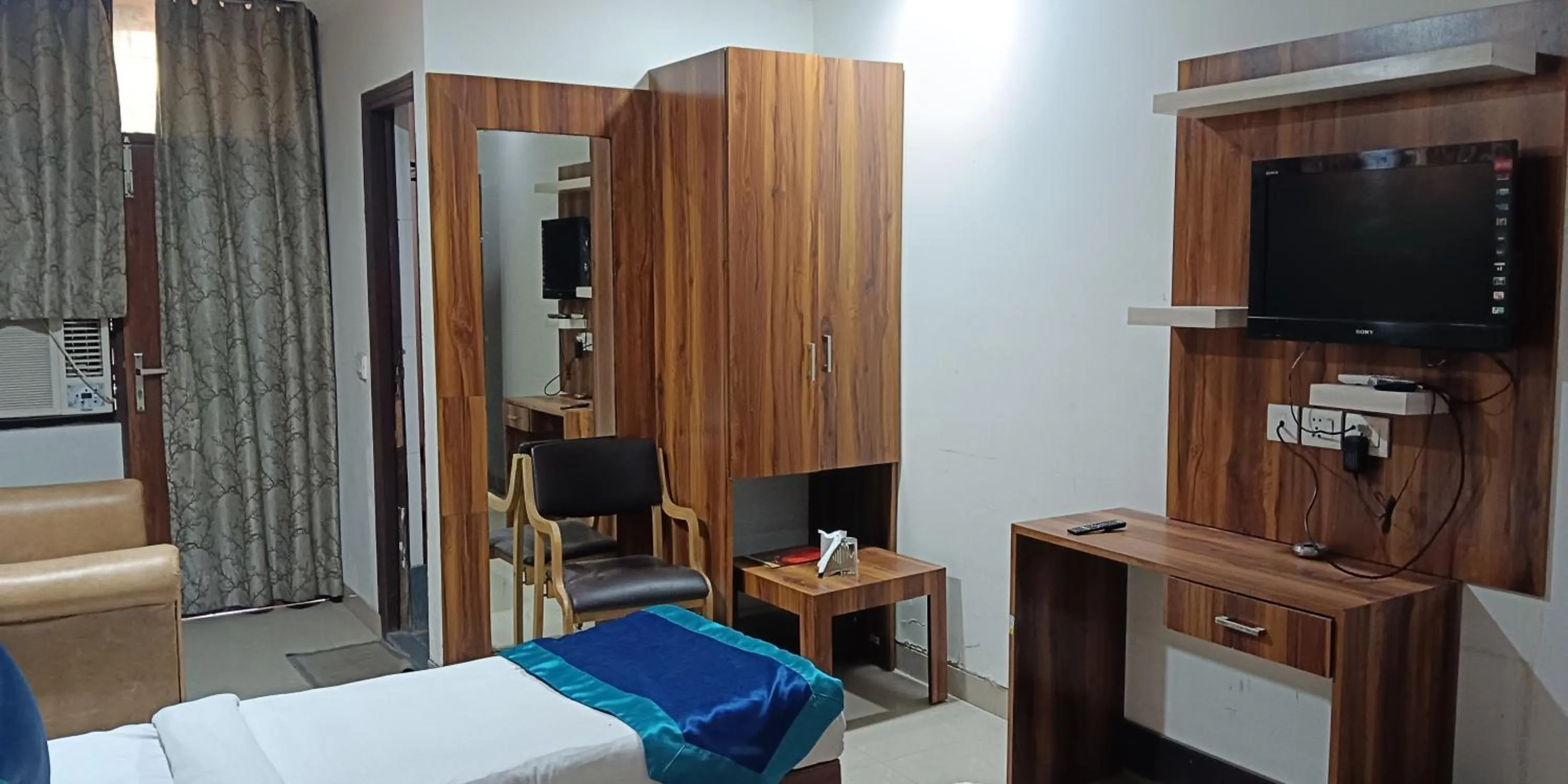 Bedroom, Bed in Hotel RTS Plaza Near IGI Airport