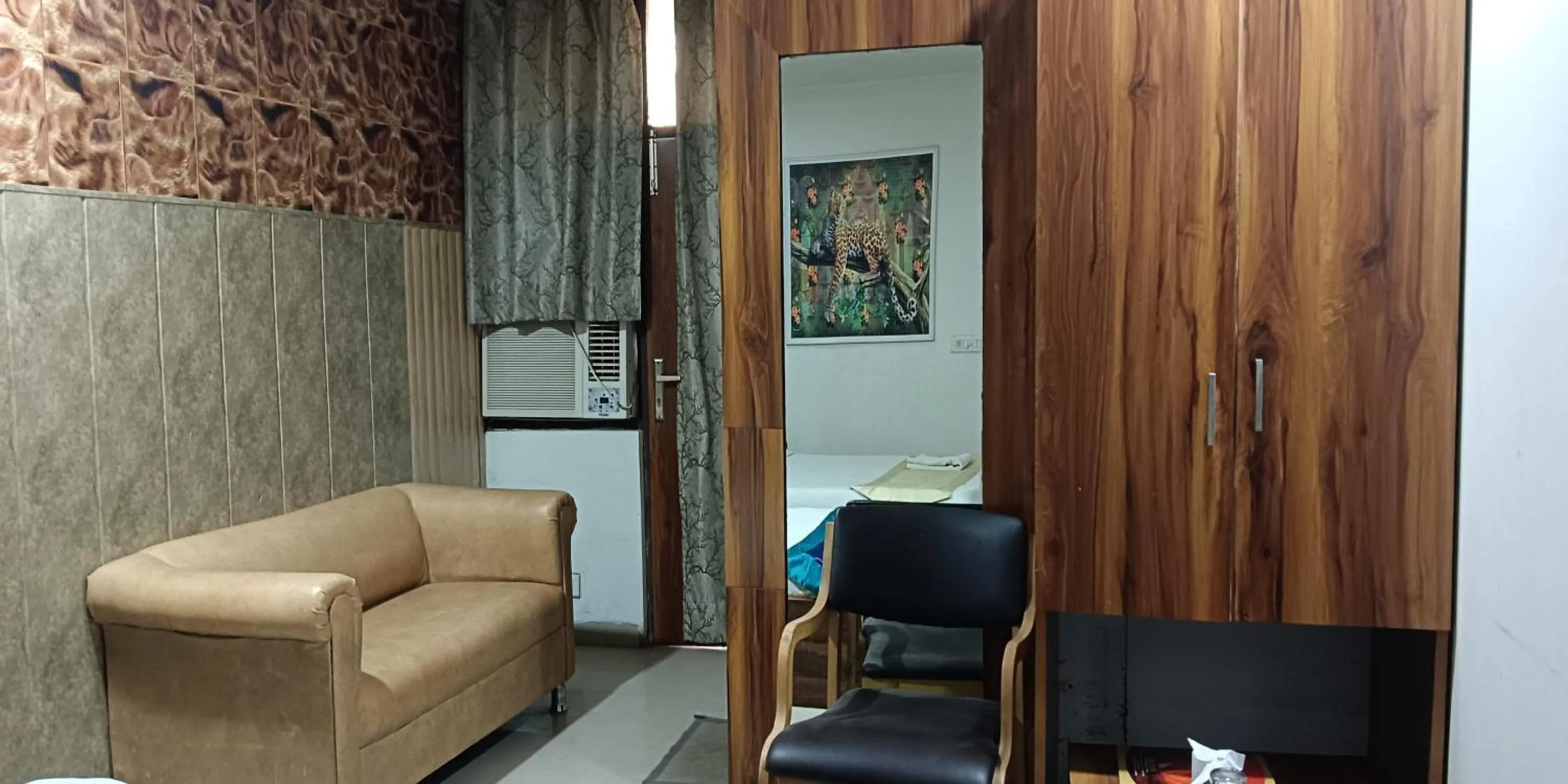 wardrobe in Hotel RTS Plaza Near IGI Airport
