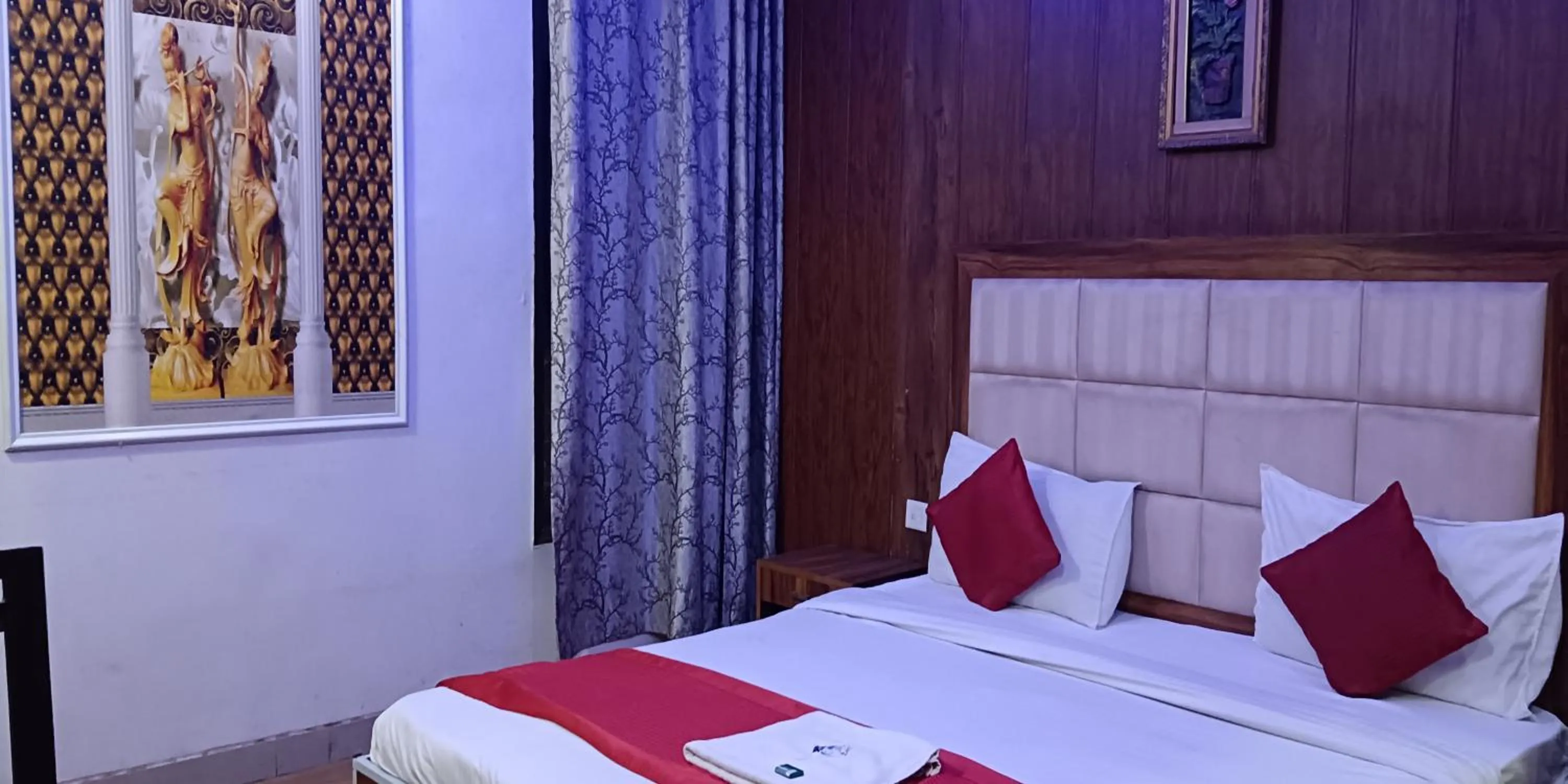 Bedroom, Bed in Hotel RTS Plaza Near IGI Airport