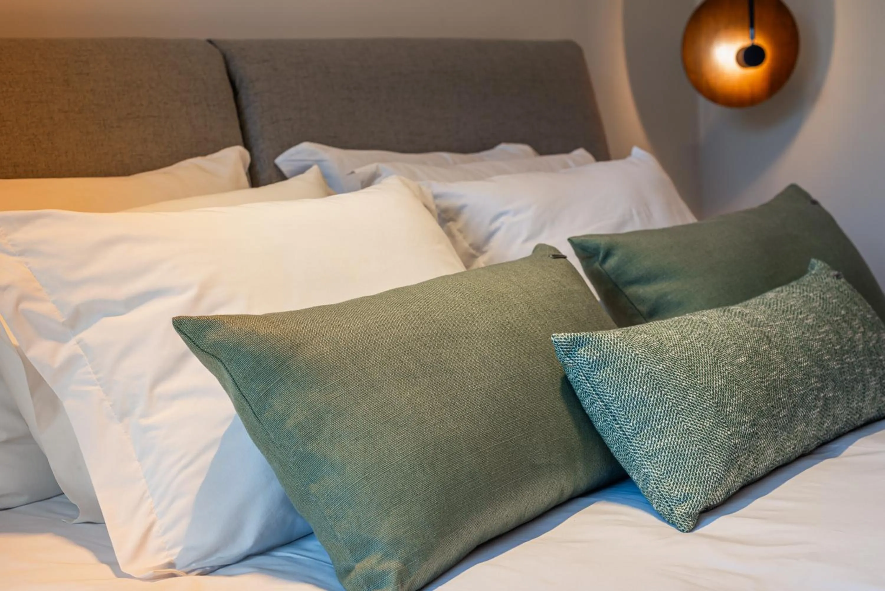 Decorative detail, Bed in Laghetto Stilo Garden