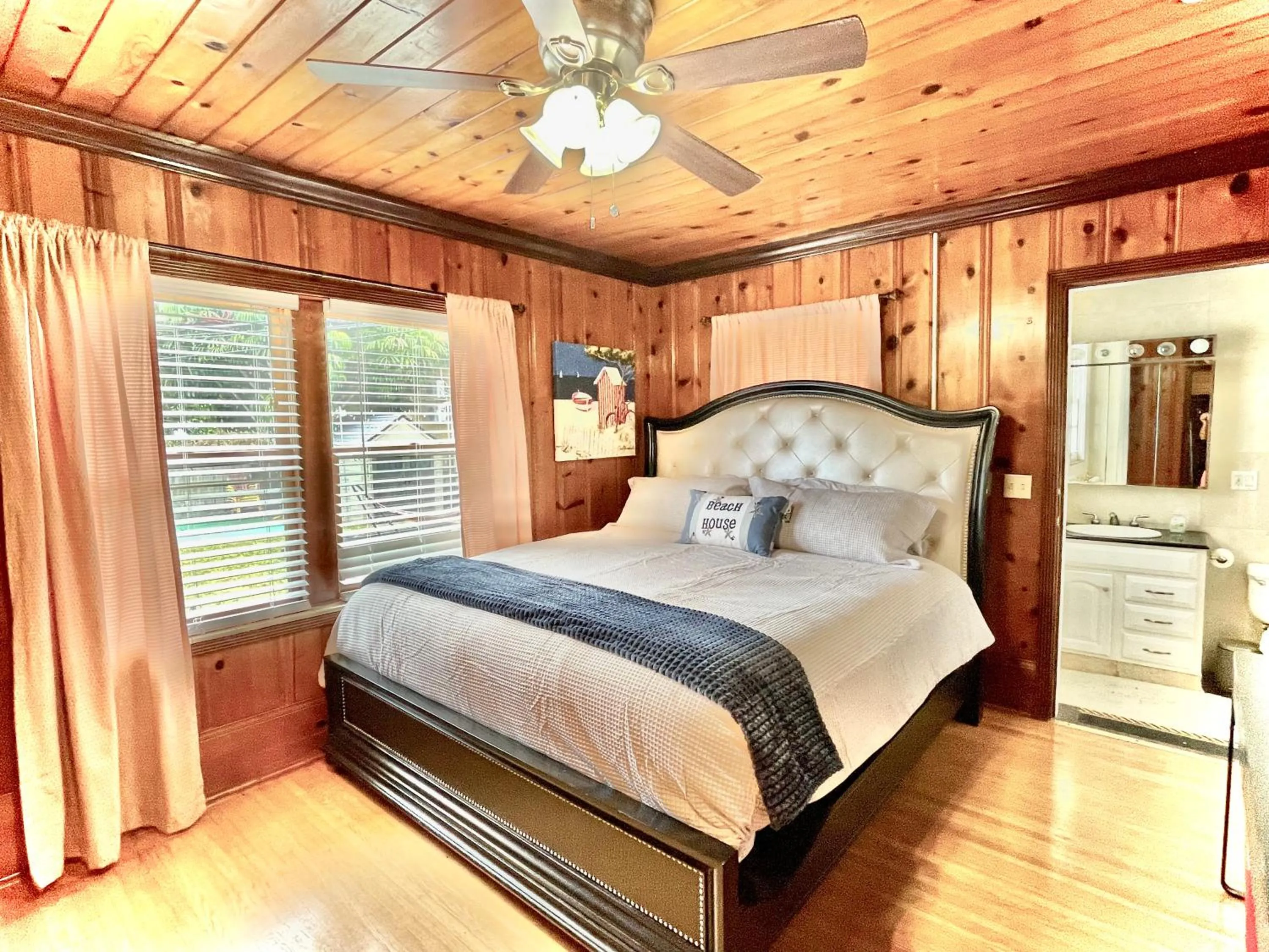 Large 4BR, 4BA House Beach, Entertainment, Nightlife