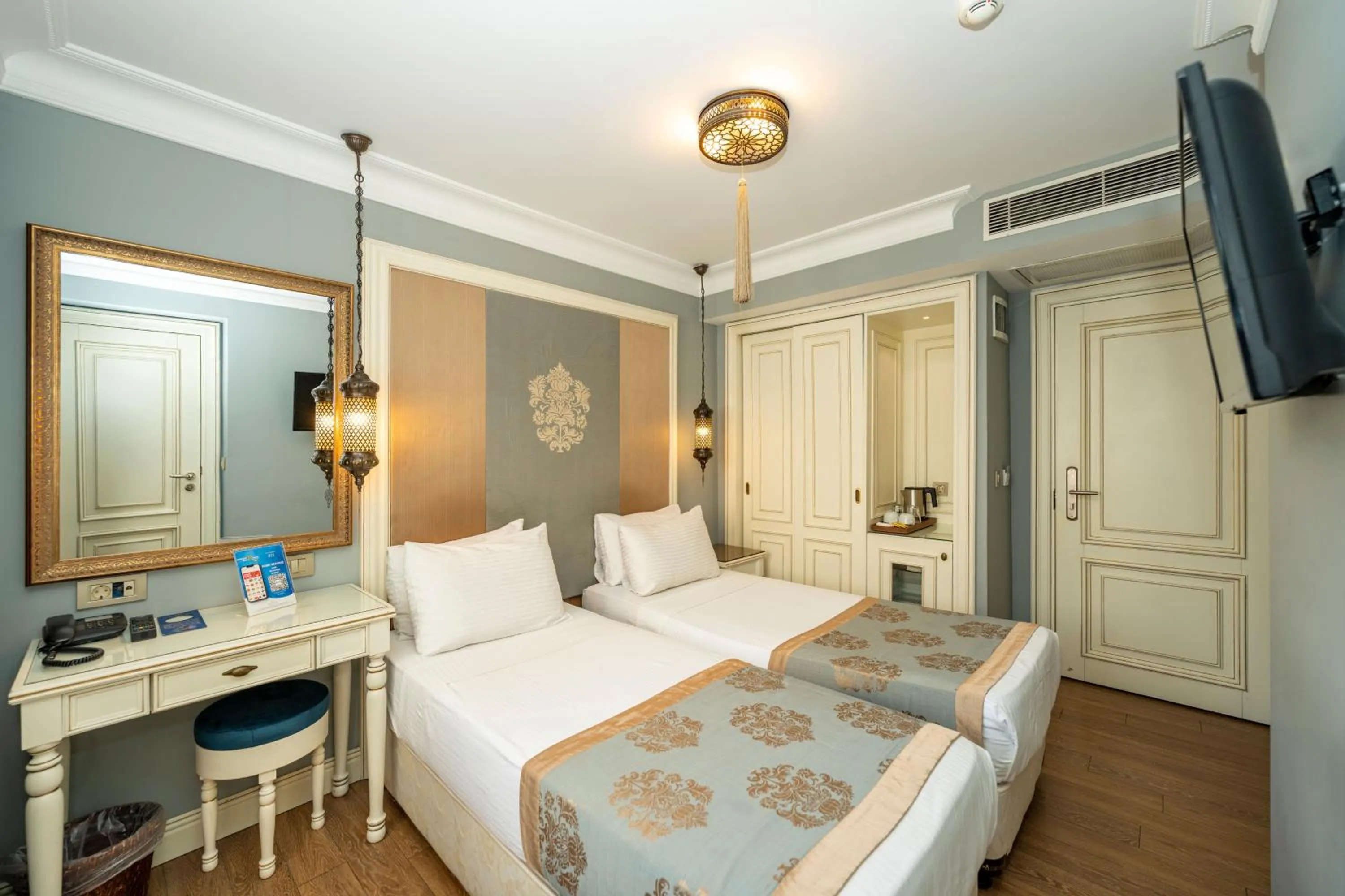 Bedroom in Raymond Blue Hotel