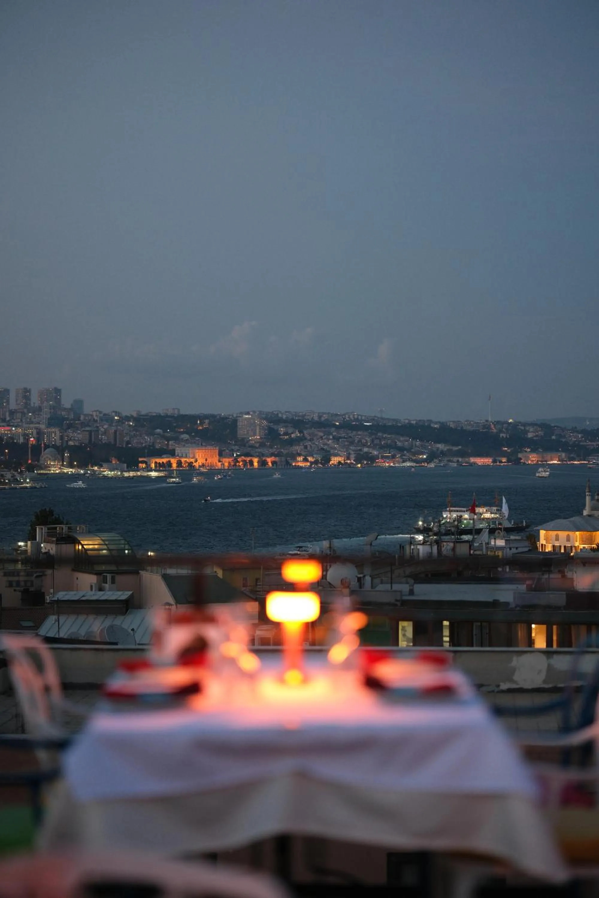 Restaurant/places to eat in Raymond Blue Hotel